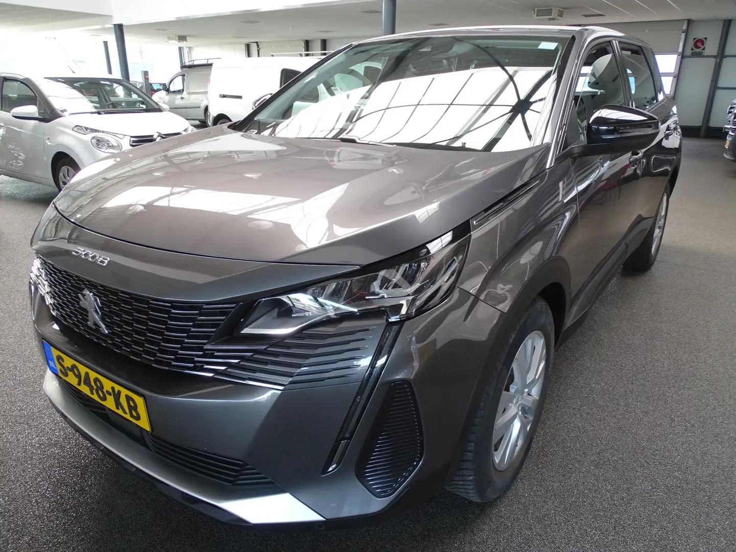 Peugeot 5008 1.2 PureTech Active Pack Business Grau - 1