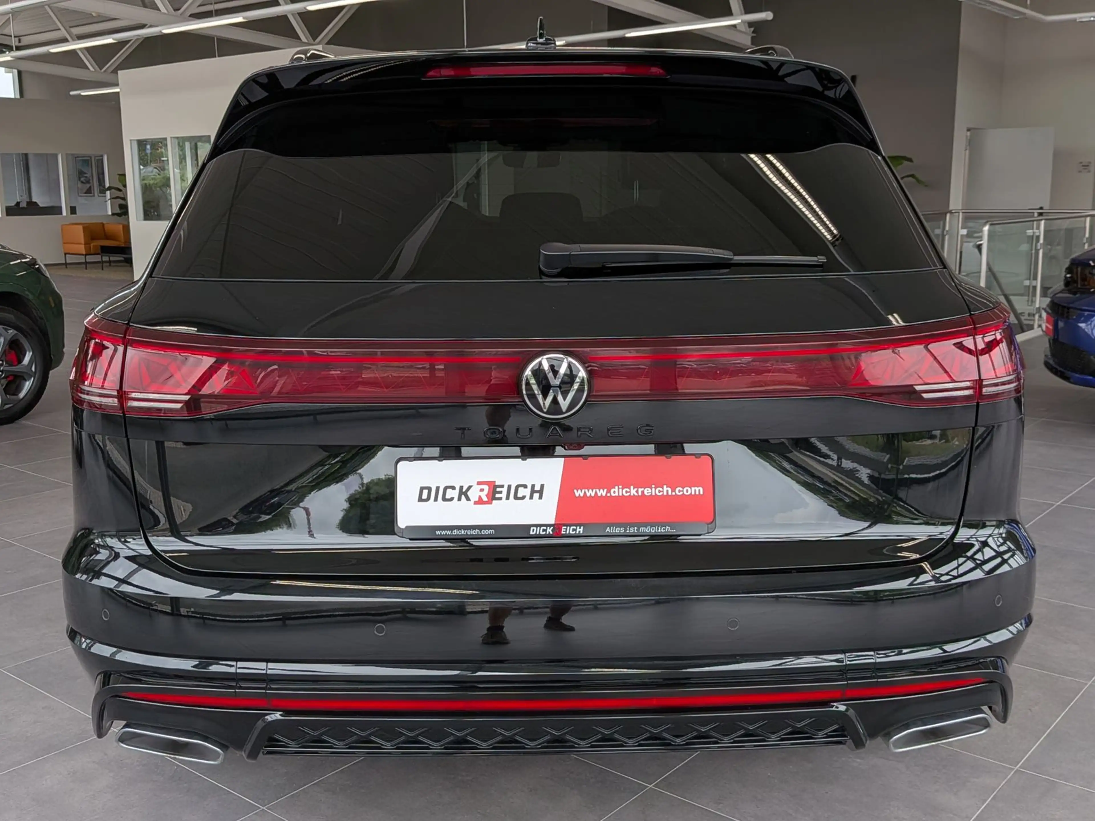 Volkswagen Touareg 3.0TDI 4M R-Line VOLL Black 22" UPE 114T — photo 7