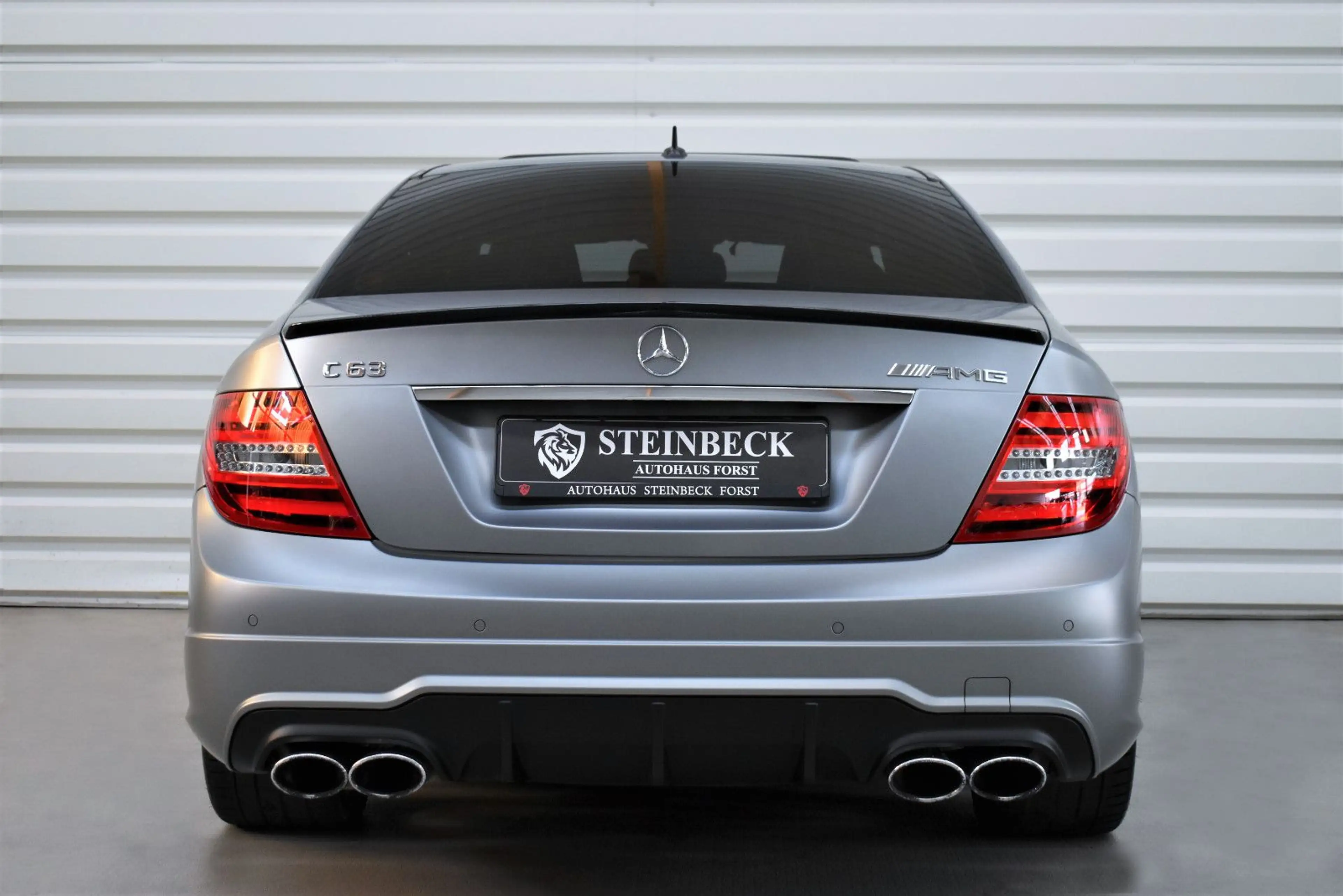 Mercedes-Benz C 63 AMG Edition 507+H&K+17.500km+Keyless+Memory — photo 6