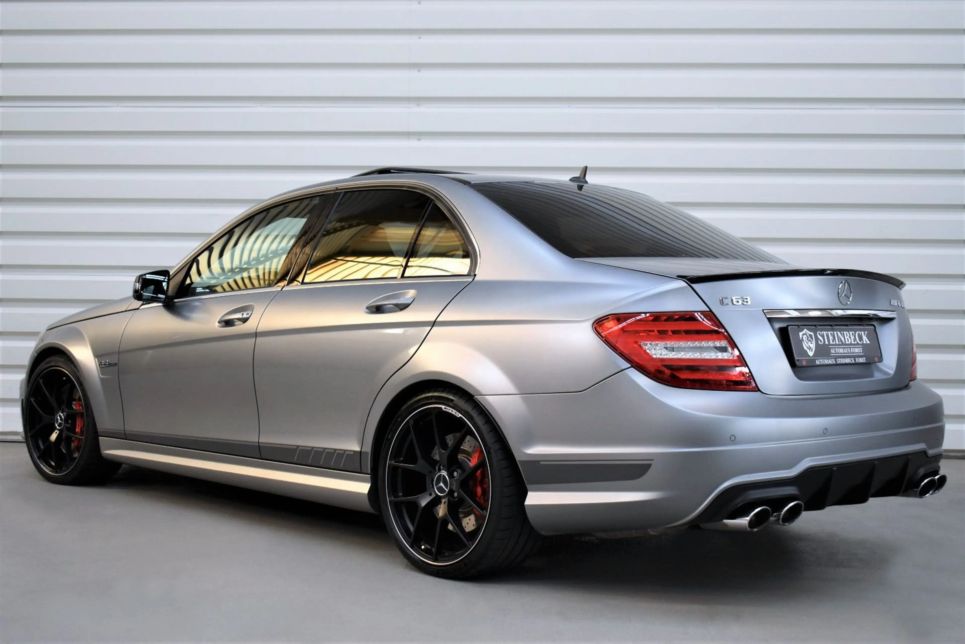 Mercedes-Benz C 63 AMG Edition 507+H&K+17.500km+Keyless+Memory — photo 2