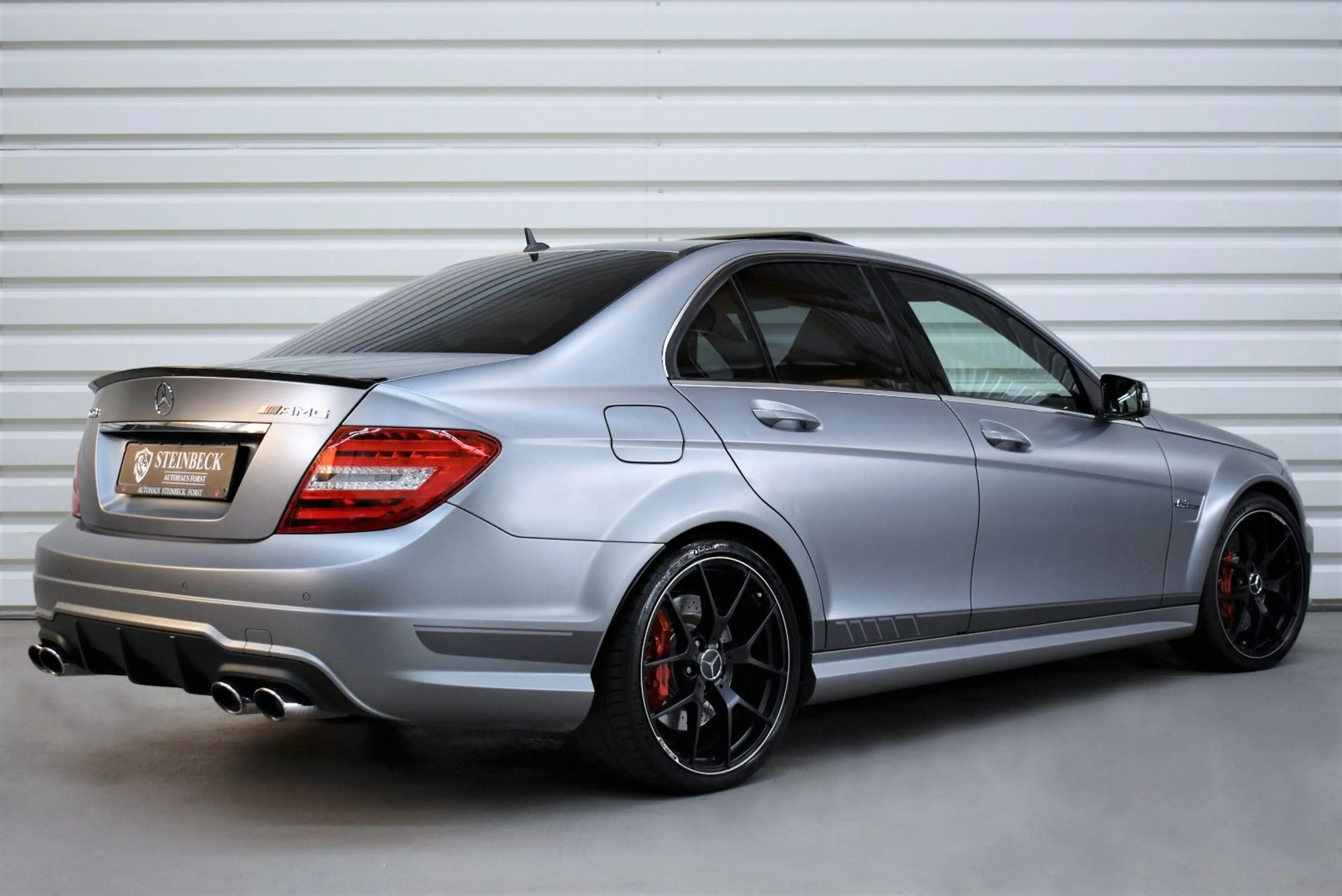 Mercedes-Benz C 63 AMG Edition 507+H&K+17.500km+Keyless+Memory — photo 4