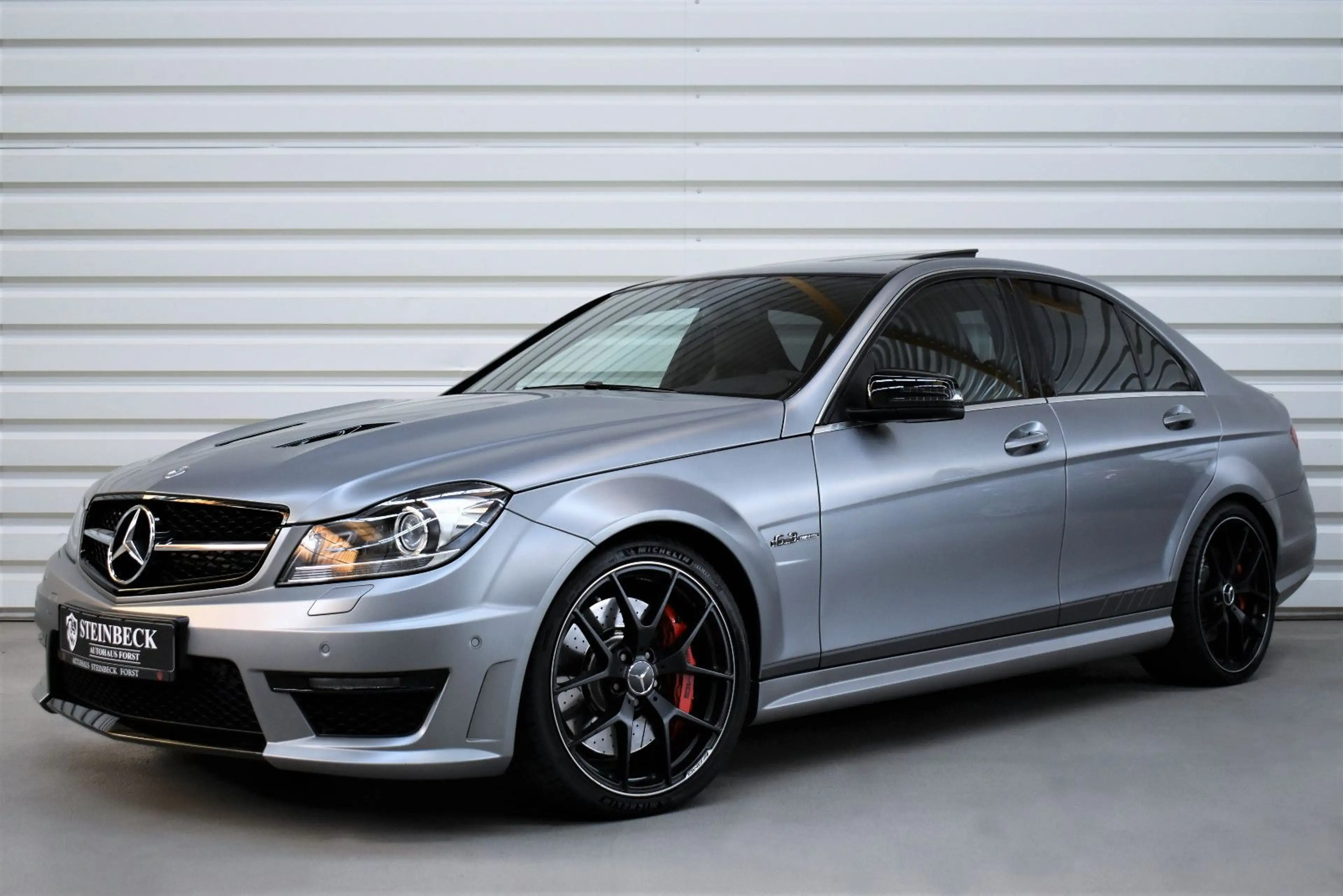 Mercedes-Benz C 63 AMG Edition 507+H&K+17.500km+Keyless+Memory — photo 3