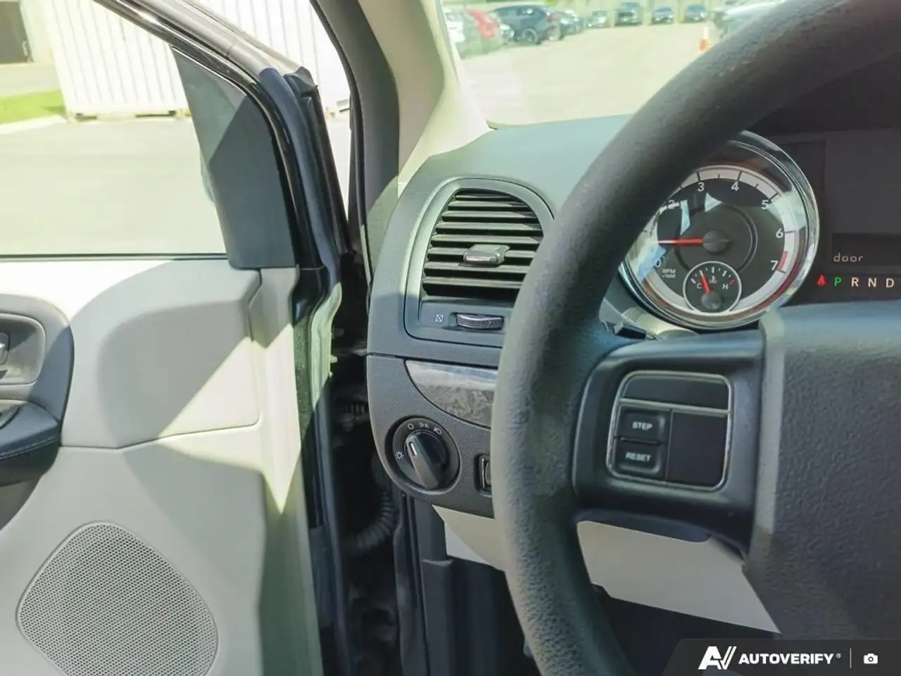 Dodge Grand Caravan photo Dodge Grand Caravan
