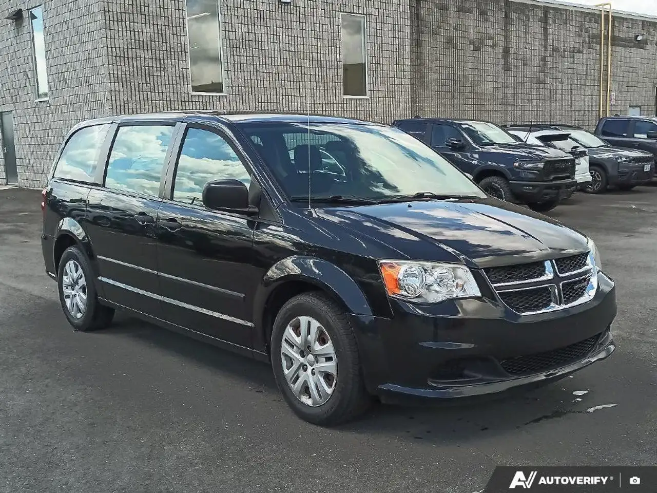Dodge Grand Caravan photo Dodge Grand Caravan