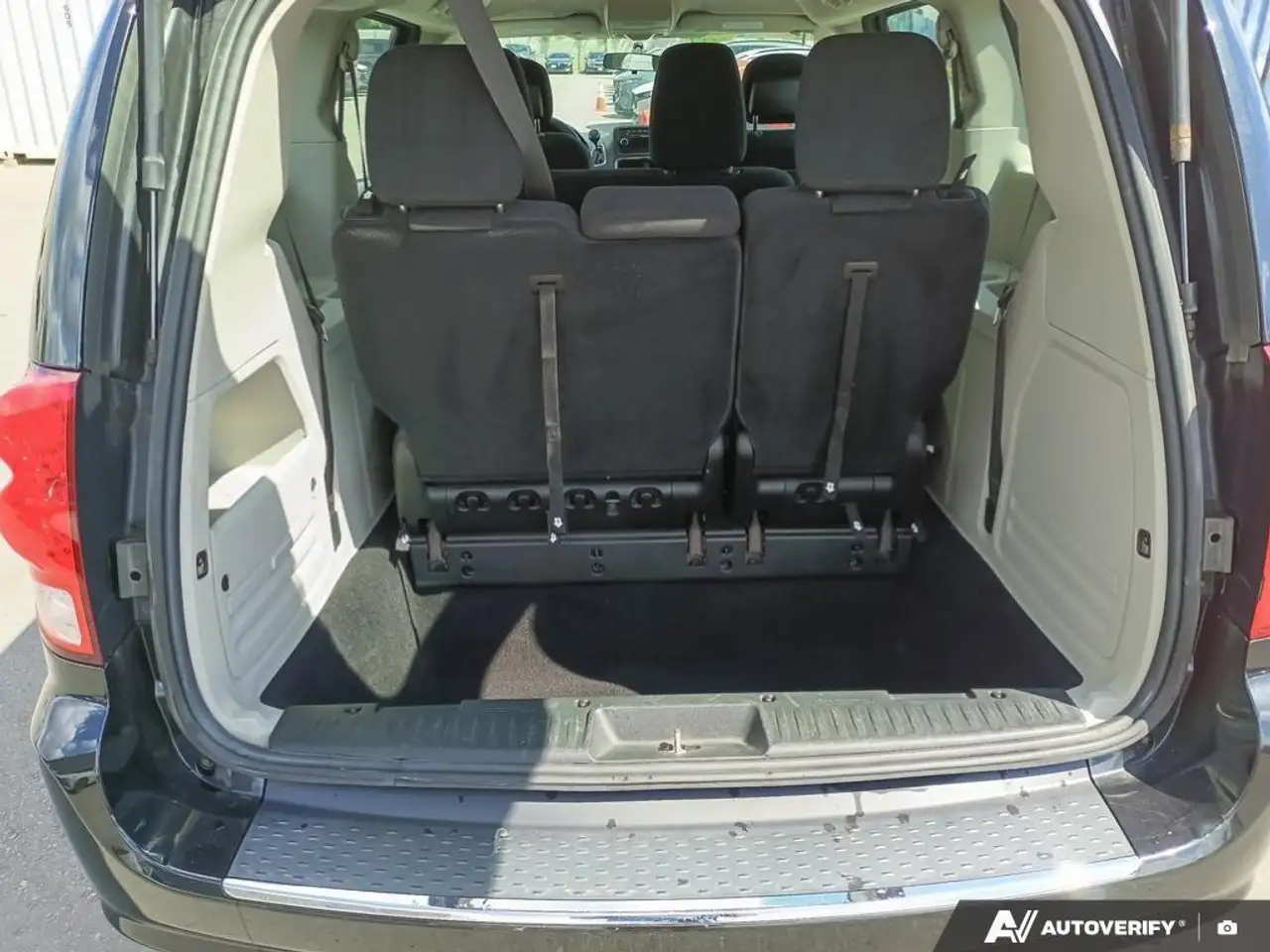 Dodge Grand Caravan photo Dodge Grand Caravan