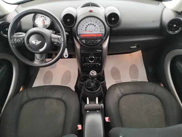 Mini Countryman view 7