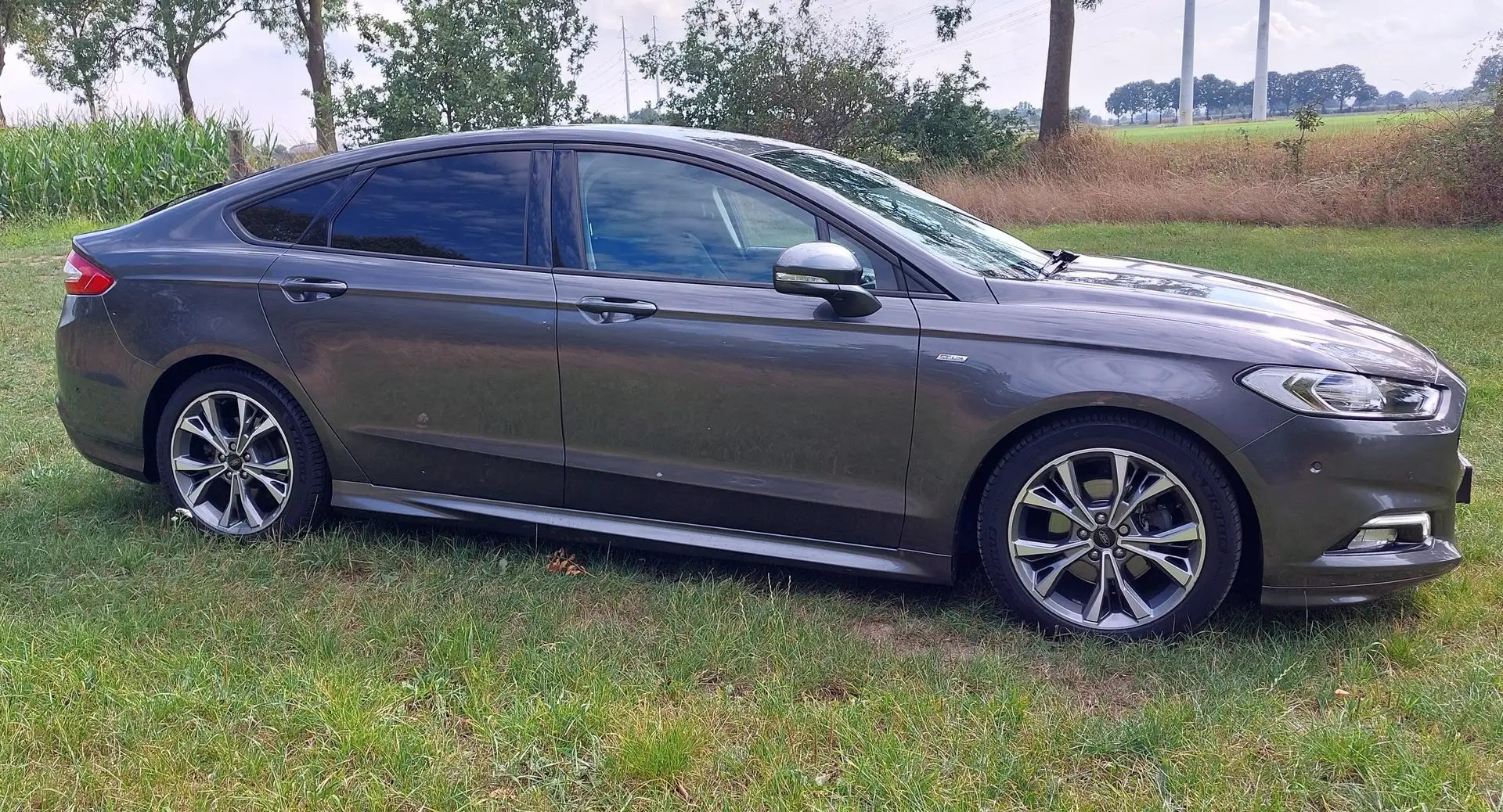 Ford Mondeo Mondeo 1.5 ST Line Grijs - 1