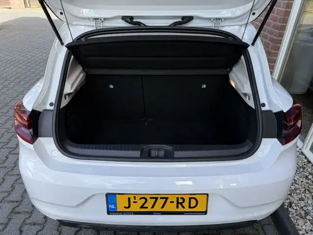 Renault Clio view 6