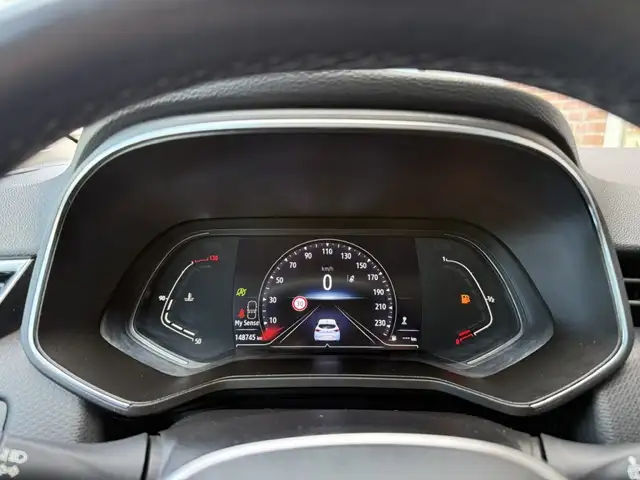 Renault Clio view 9