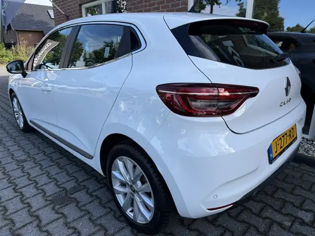 Renault Clio view 12