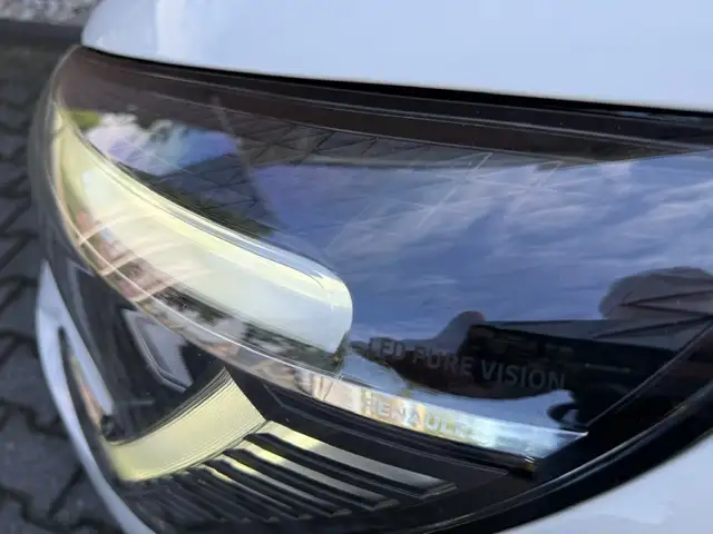 Renault Clio view 16