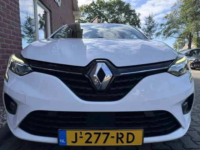 Renault Clio view 14