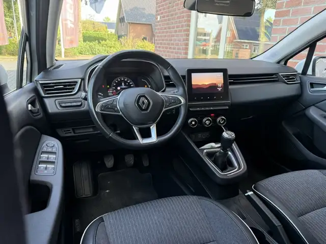 Renault Clio view 3