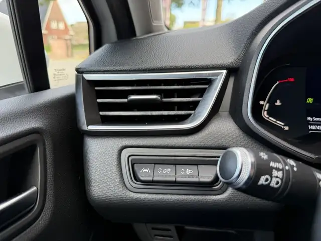 Renault Clio view 26