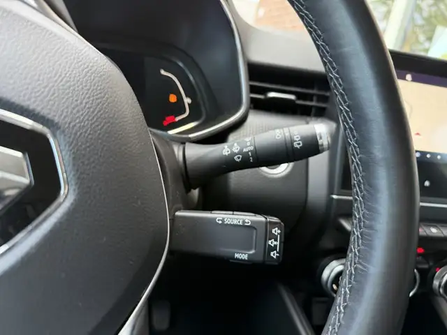 Renault Clio view 24