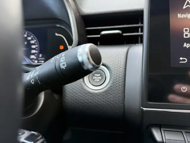 Renault Clio view 30
