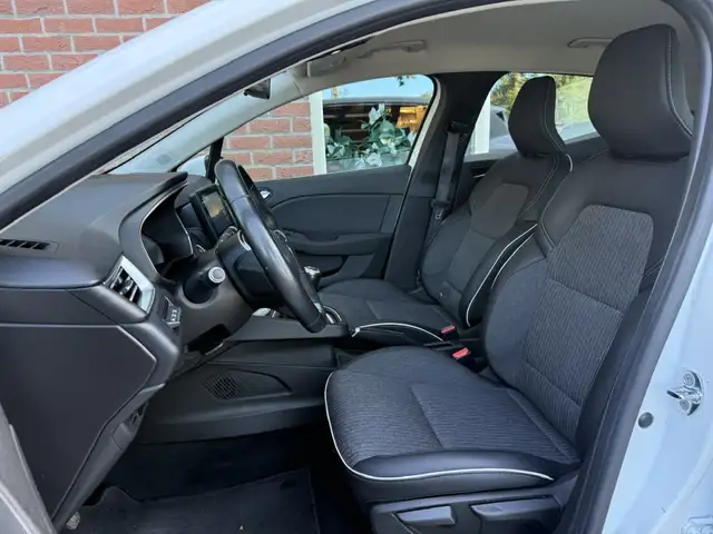 Renault Clio view 5