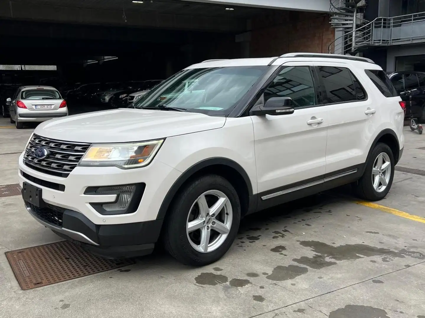 Ford Explorer 7SEATS-FULLY LOADED-ONLY FOR EXPORT OUT OF EUROPE Blanc - 1