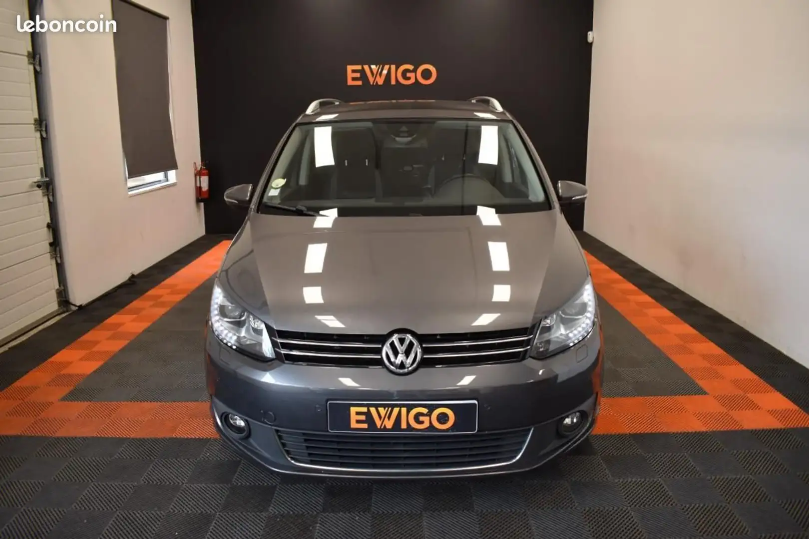 Volkswagen Touran 2.0 TDI 140 BLUEMOTION LIFE CAMERA RADARS SIEGES C Gris - 2