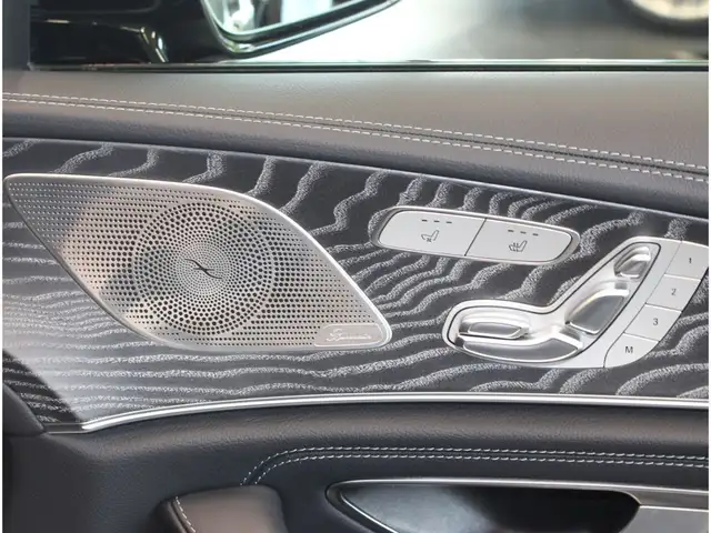 Mercedes-Benz CLS view 11