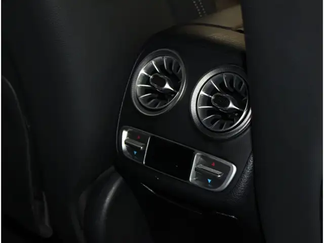 Mercedes-Benz CLS view 13