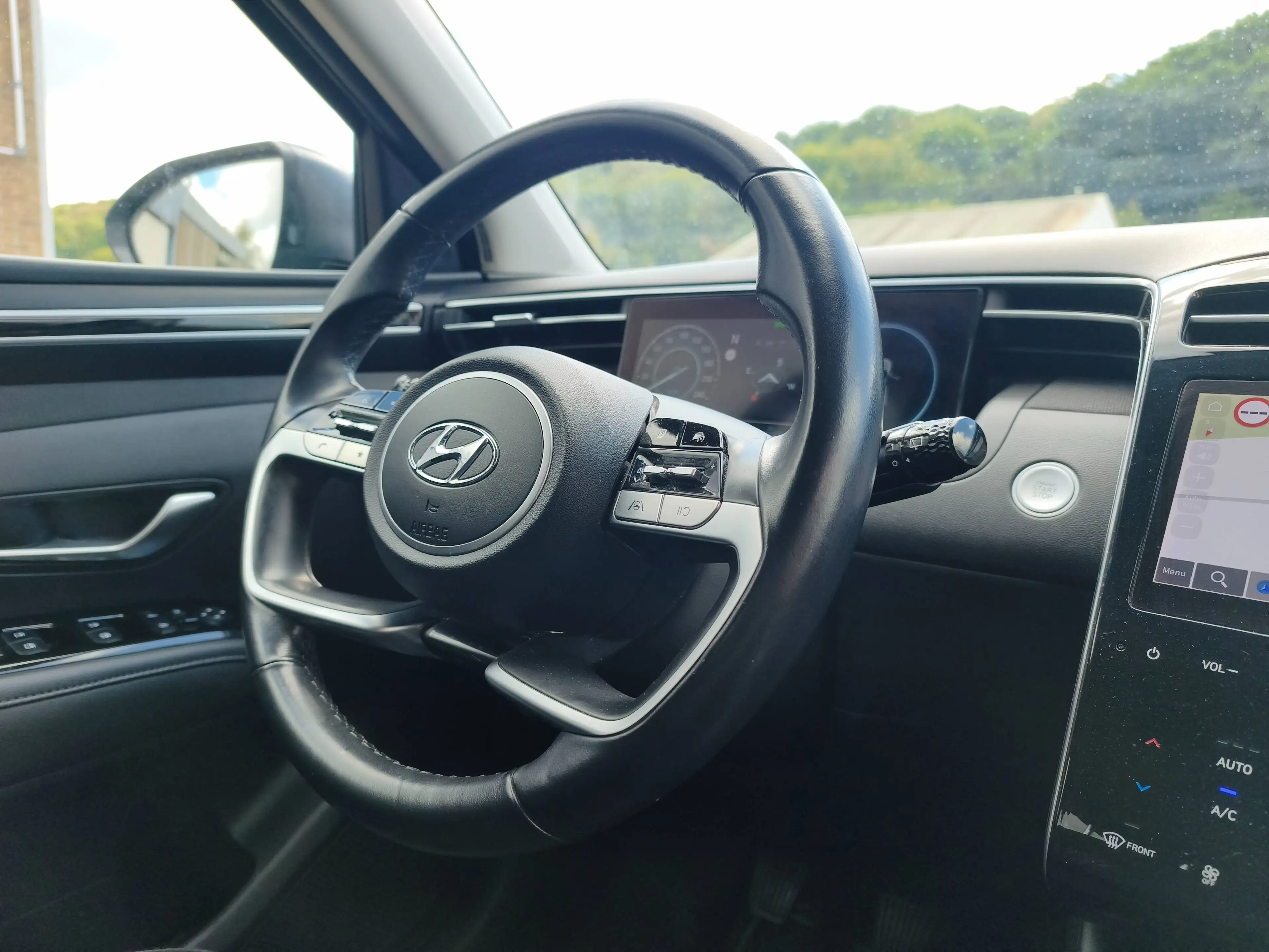 Hyundai TUCSON 1.6i 1er Proprio *** GARANTIE *** GPS & Caméra — photo 9