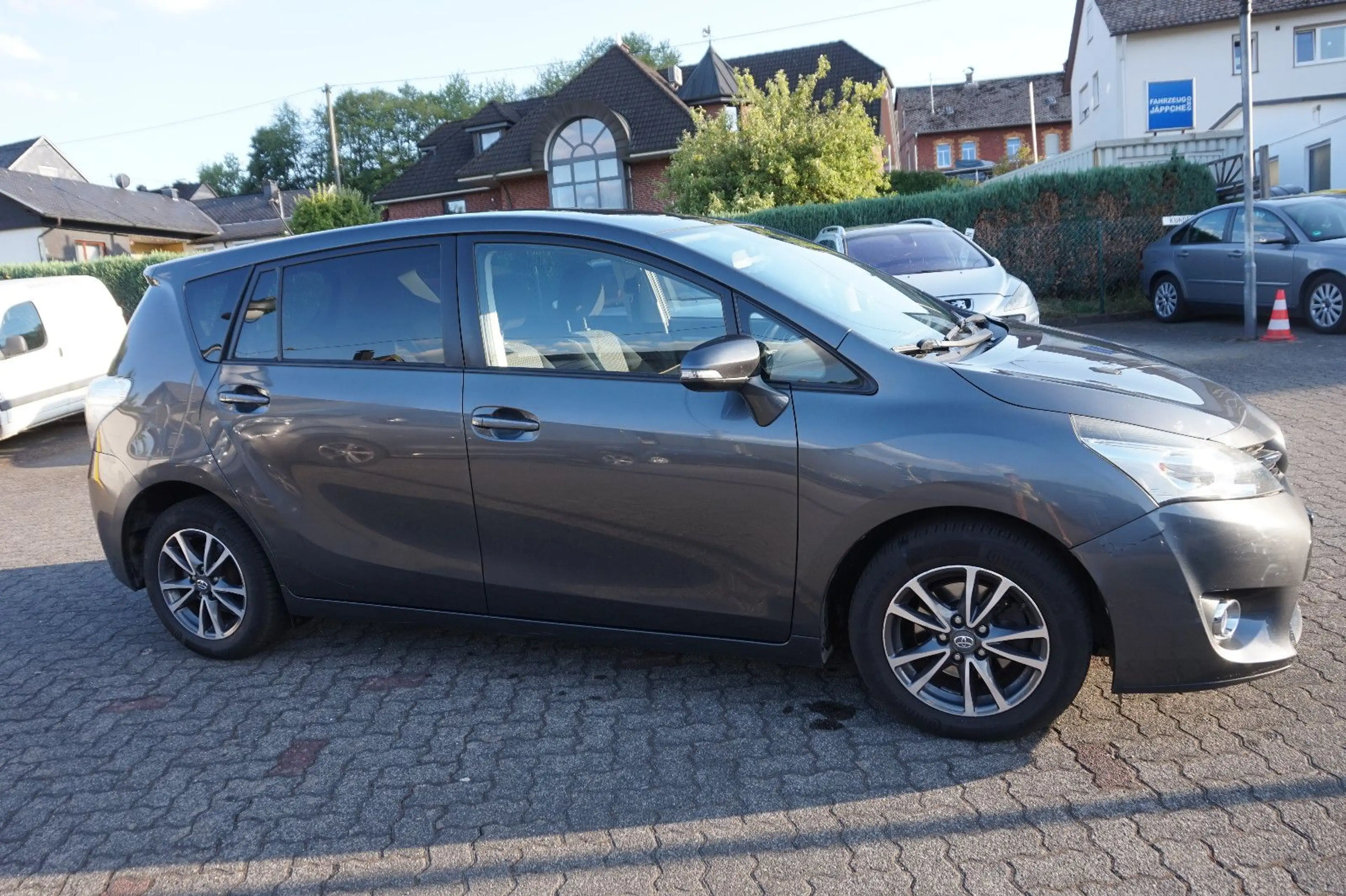 Toyota Verso SkyView Edition 1,6 Diesel — photo 4