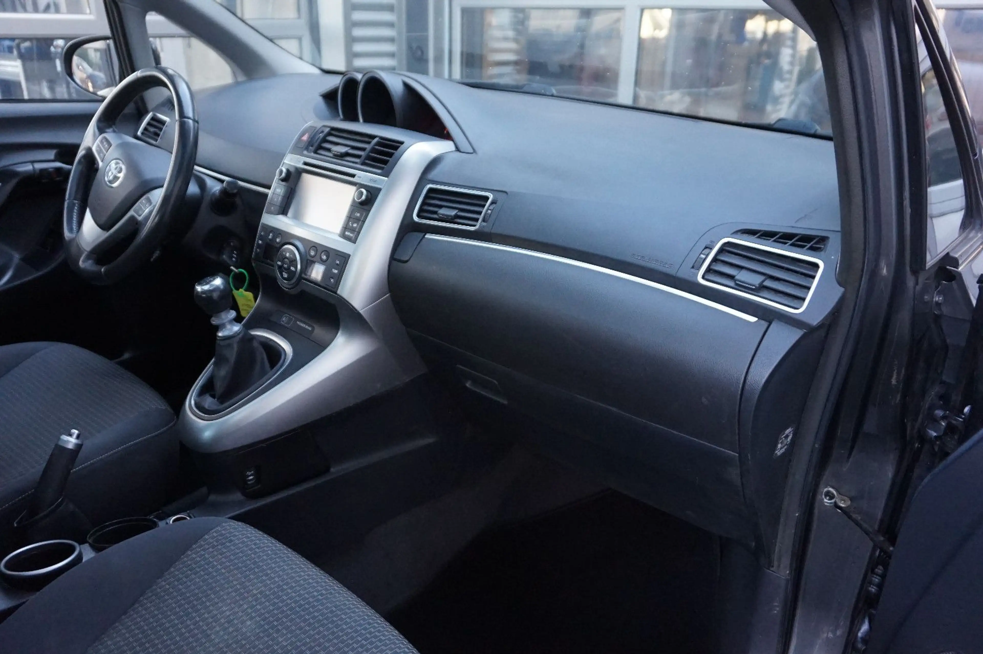 Toyota Verso SkyView Edition 1,6 Diesel — photo 11