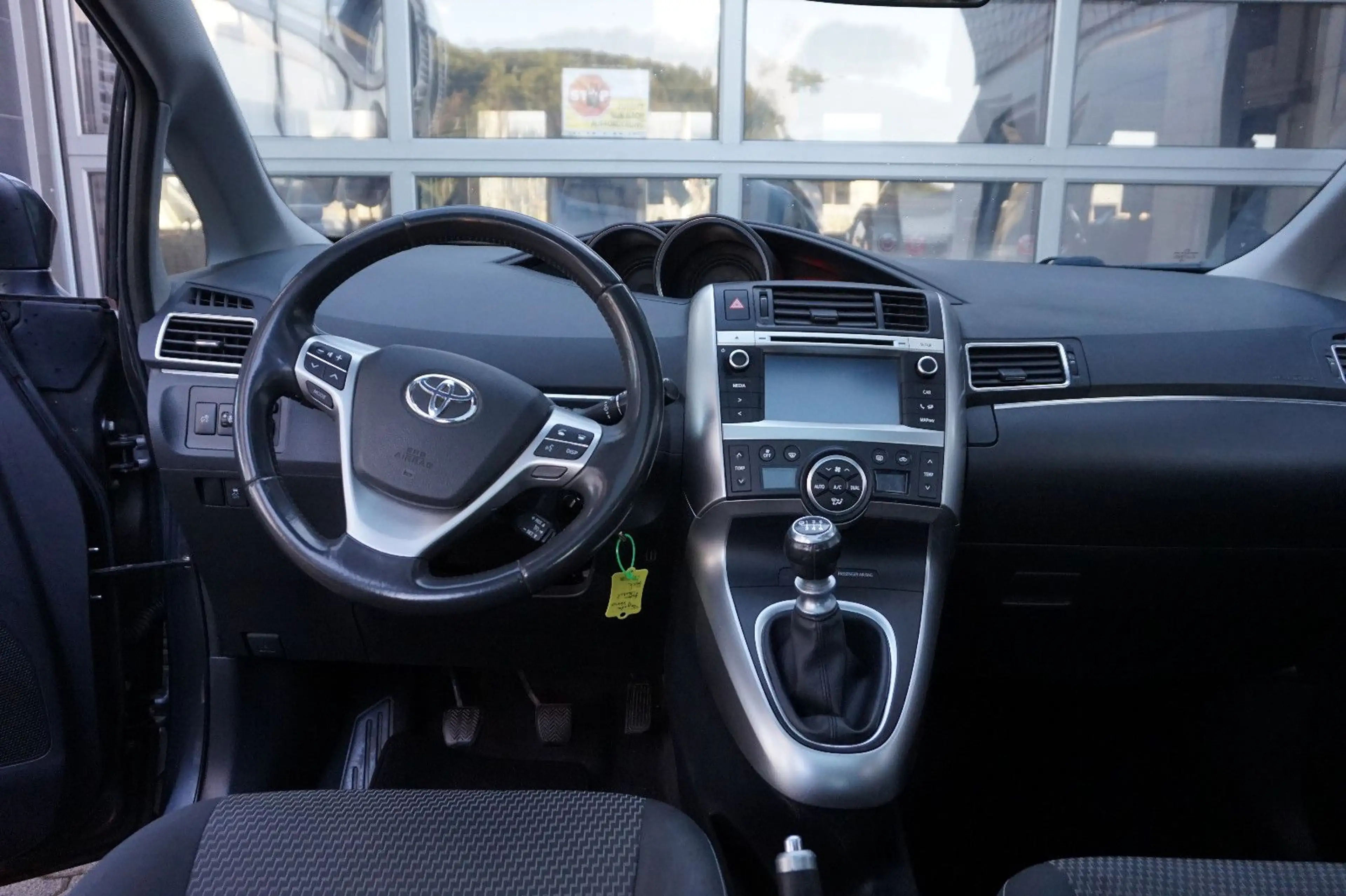 Toyota Verso SkyView Edition 1,6 Diesel — photo 14