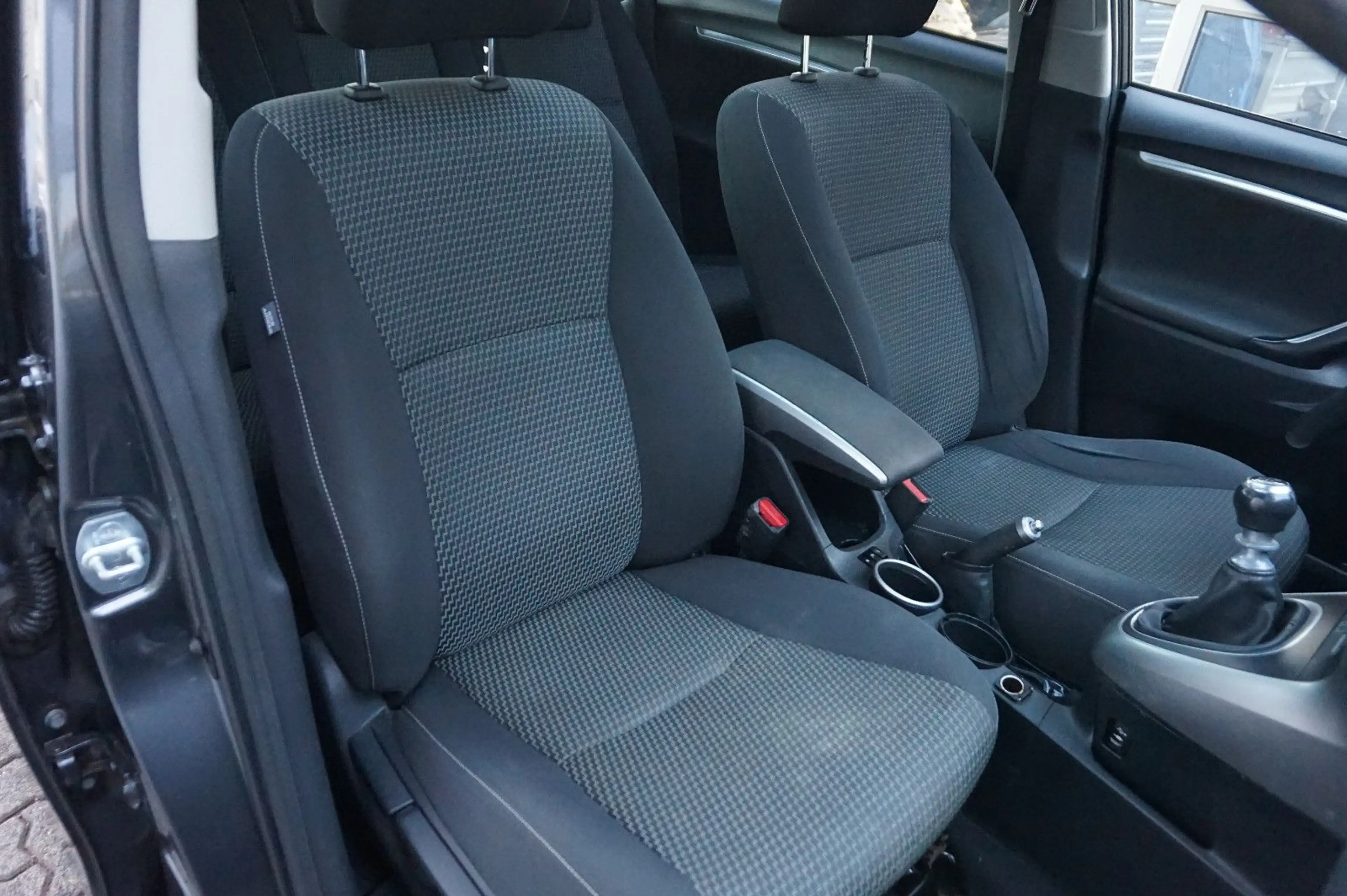 Toyota Verso SkyView Edition 1,6 Diesel — photo 10