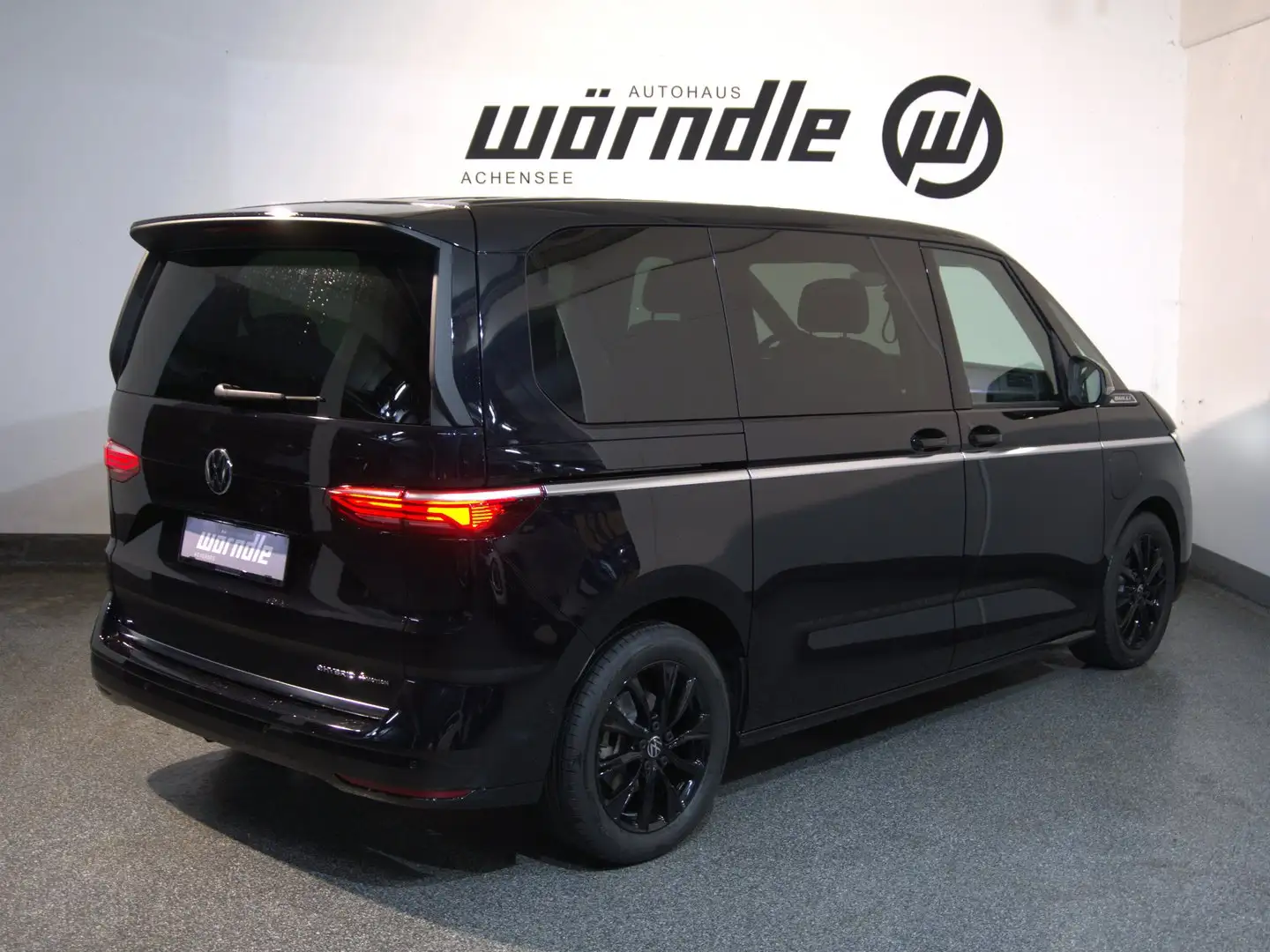 Volkswagen T7 Multivan VW T7 Multivan Style eHybrid 180 kW 4MOTION Schwarz - 2