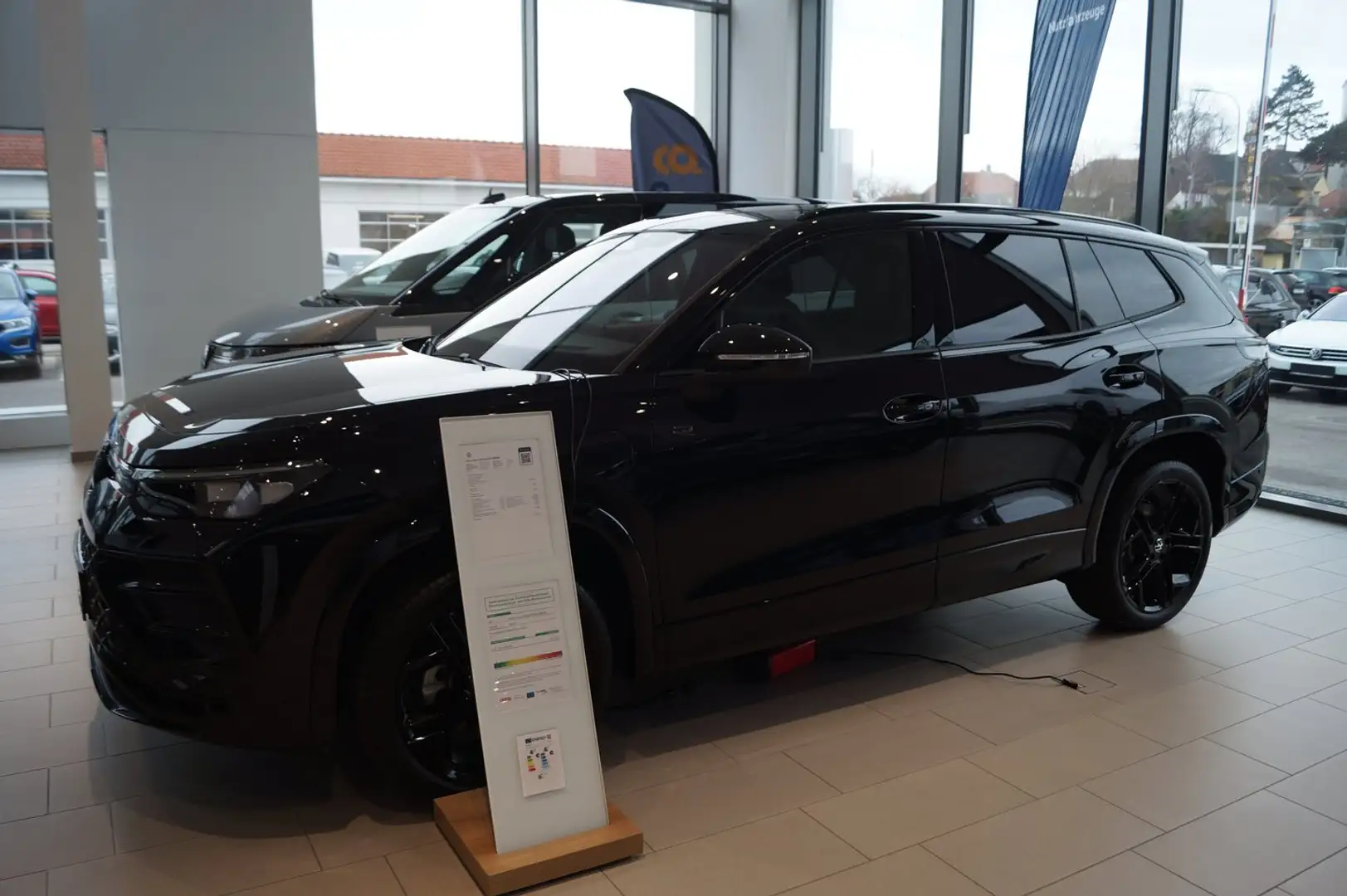 Volkswagen Tayron Sport eHybrid DSG 200kW Schwarz - 2