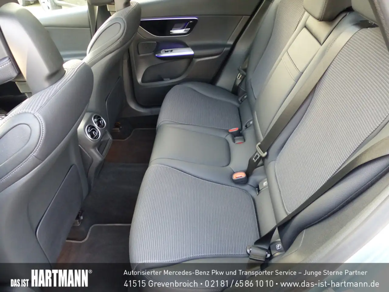 Mercedes-Benz GLC 200 4M AVANTGARDE+PANO+AHK+MEMORY+RF-KAM+LED 7