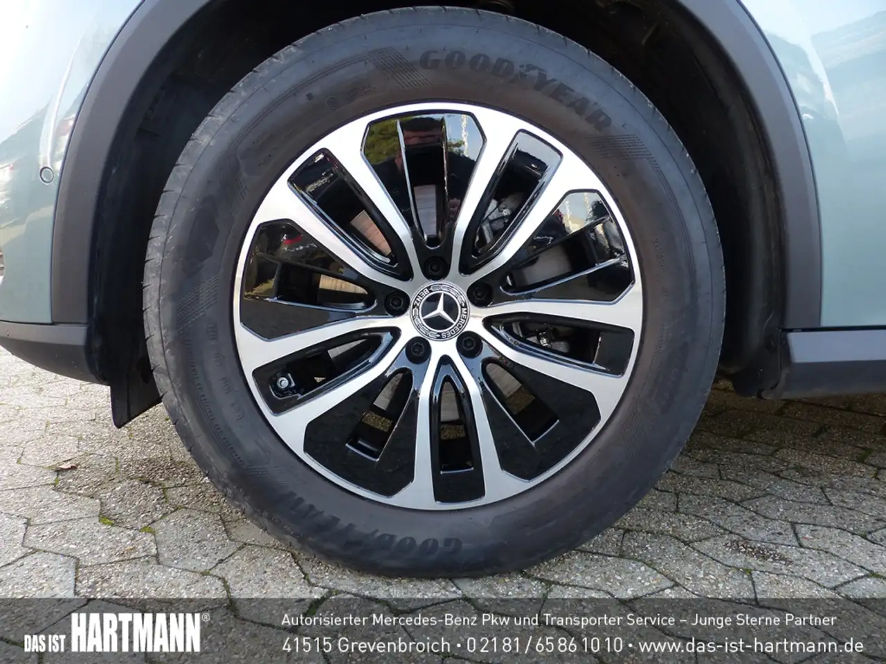 Mercedes-Benz GLC 200 4M AVANTGARDE+PANO+AHK+MEMORY+RF-KAM+LED 18
