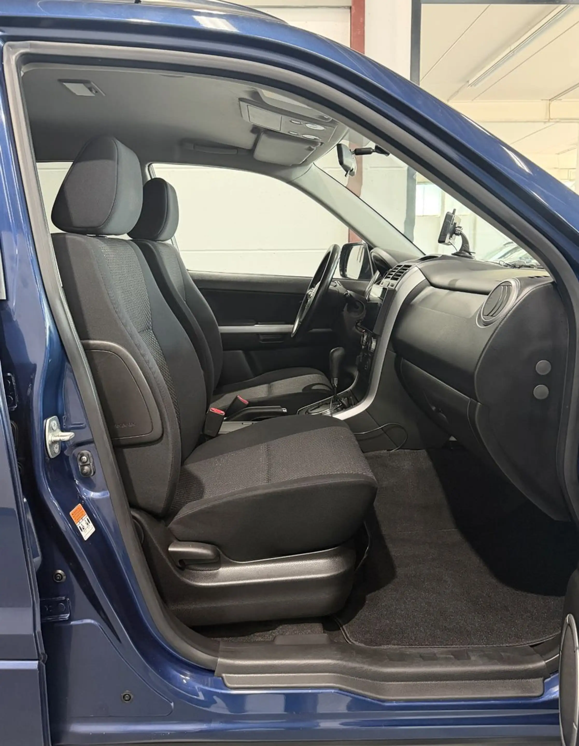Suzuki Grand Vitara 2.0 Aut. TÜV NEU*Keyless*NAVI*AHK — photo 12