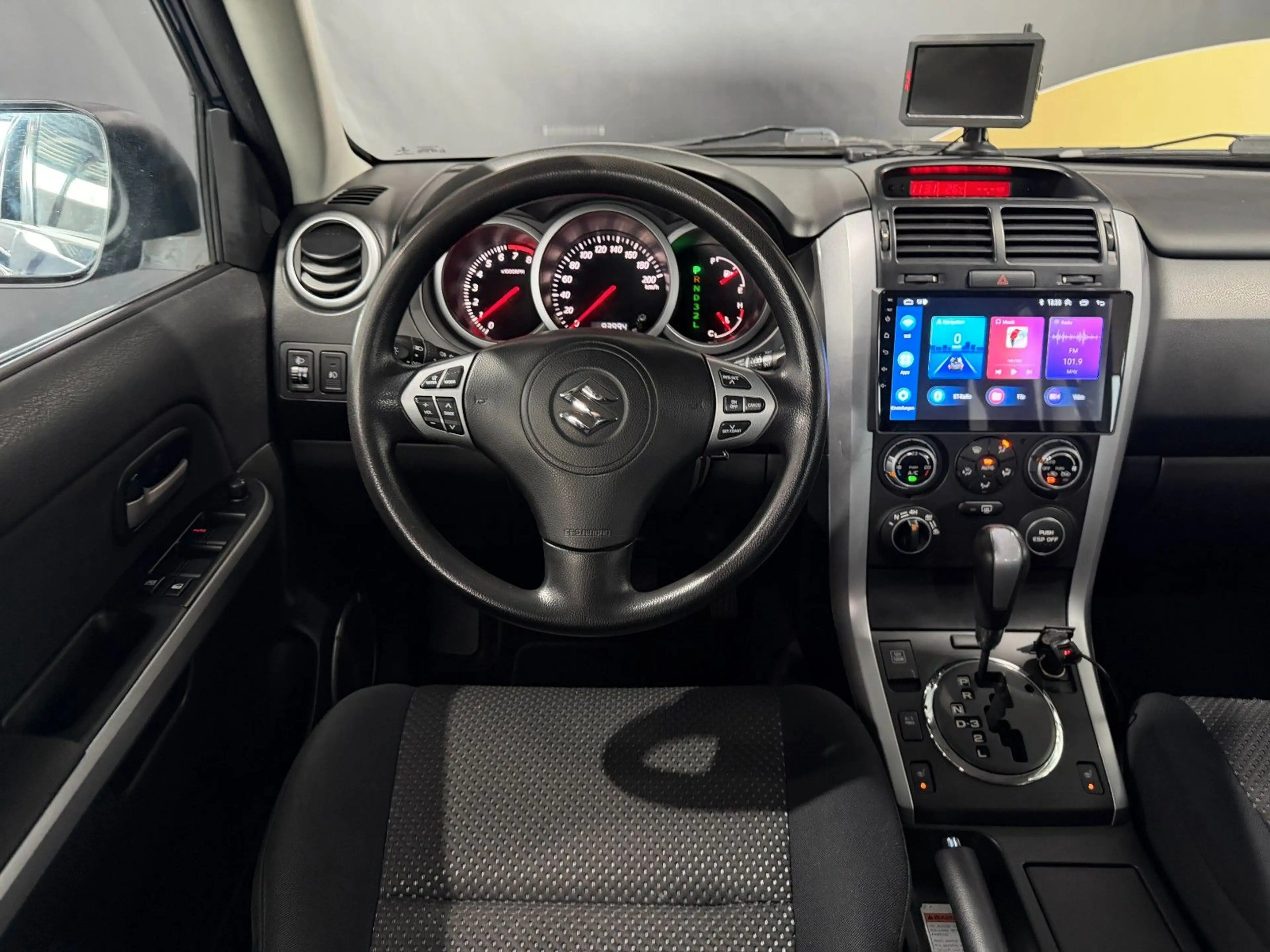 Suzuki Grand Vitara 2.0 Aut. TÜV NEU*Keyless*NAVI*AHK — photo 14