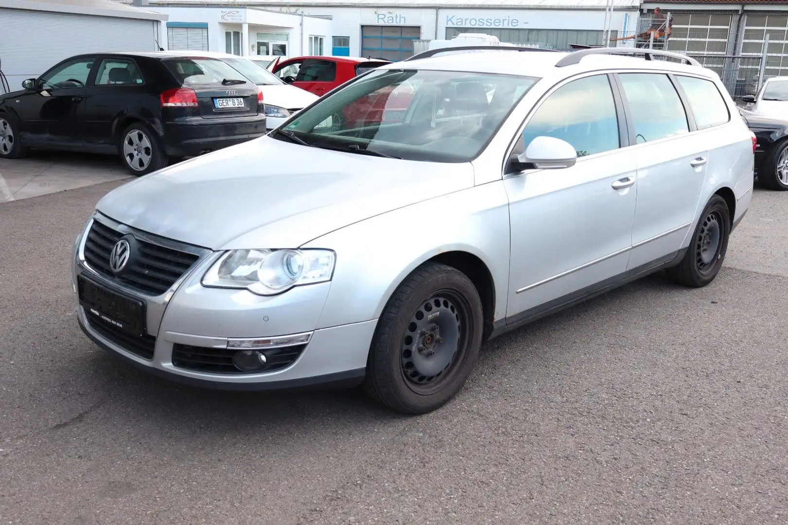 Volkswagen Passat Variant 2.0 TDI DSG DPF Comfortline Silber - 1