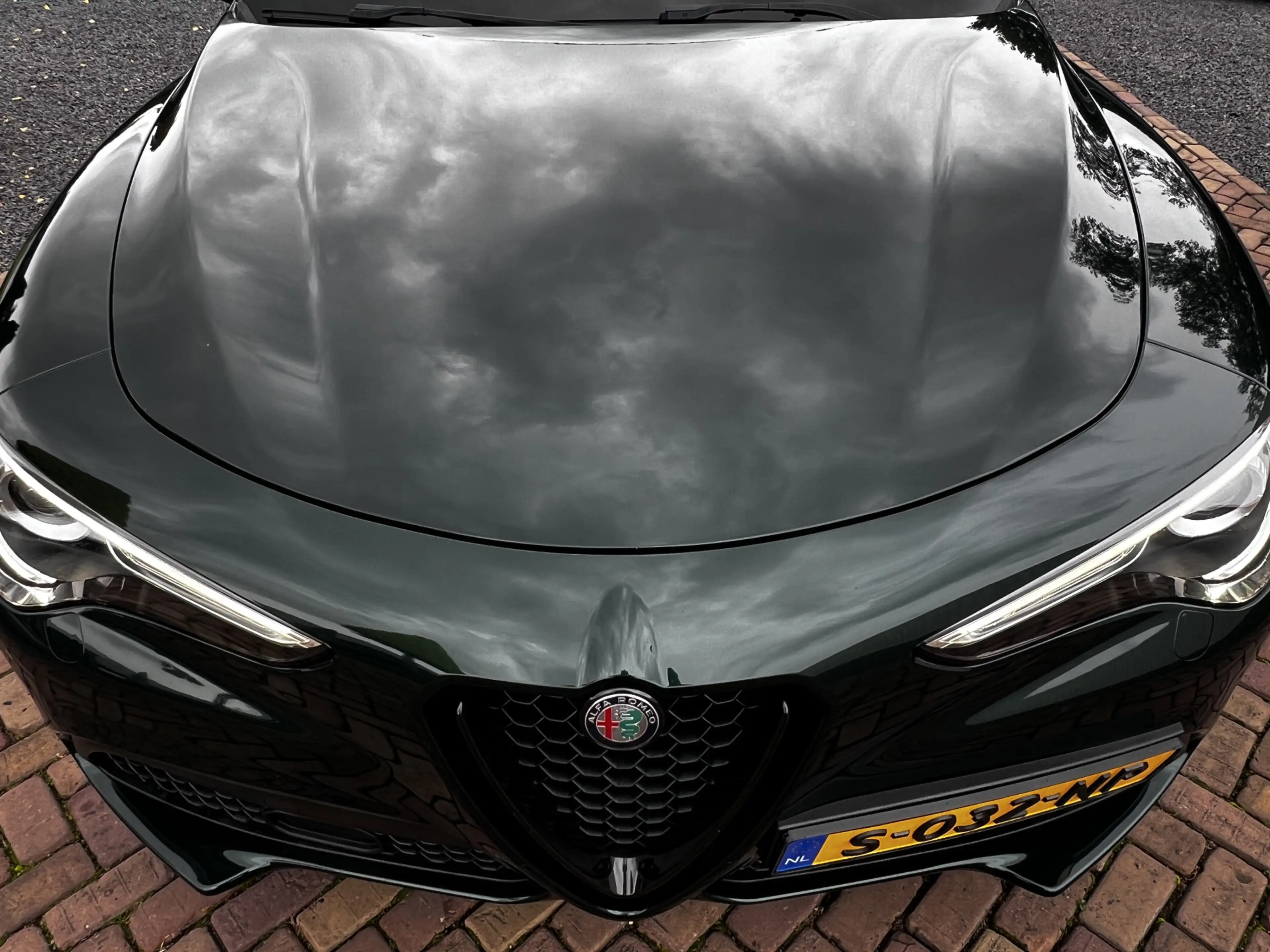 Alfa Romeo Stelvio 2.2d Customized Verde Visconti | Carplay | 20 inch — photo 34