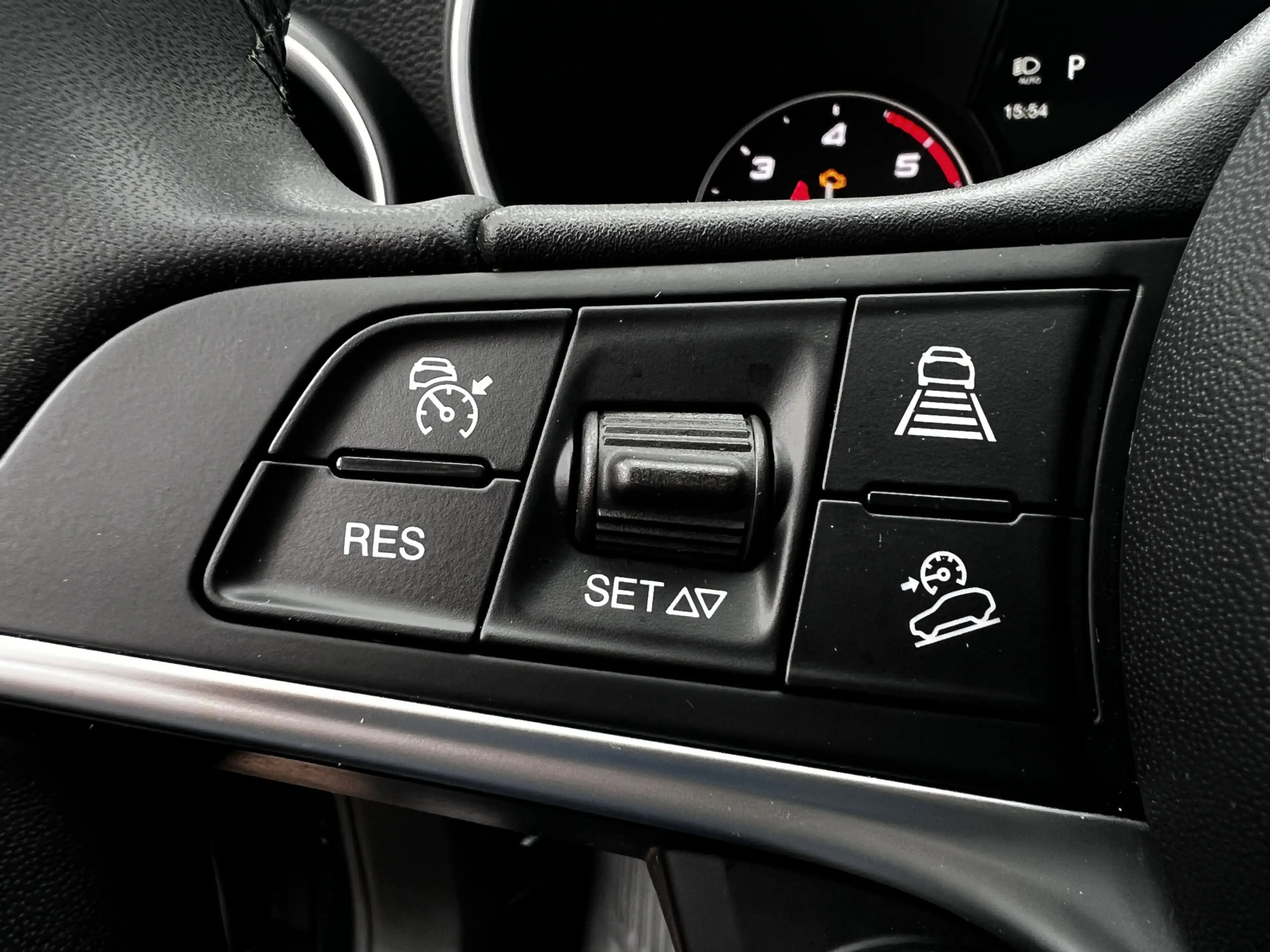 Alfa Romeo Stelvio 2.2d Customized Verde Visconti | Carplay | 20 inch — photo 22