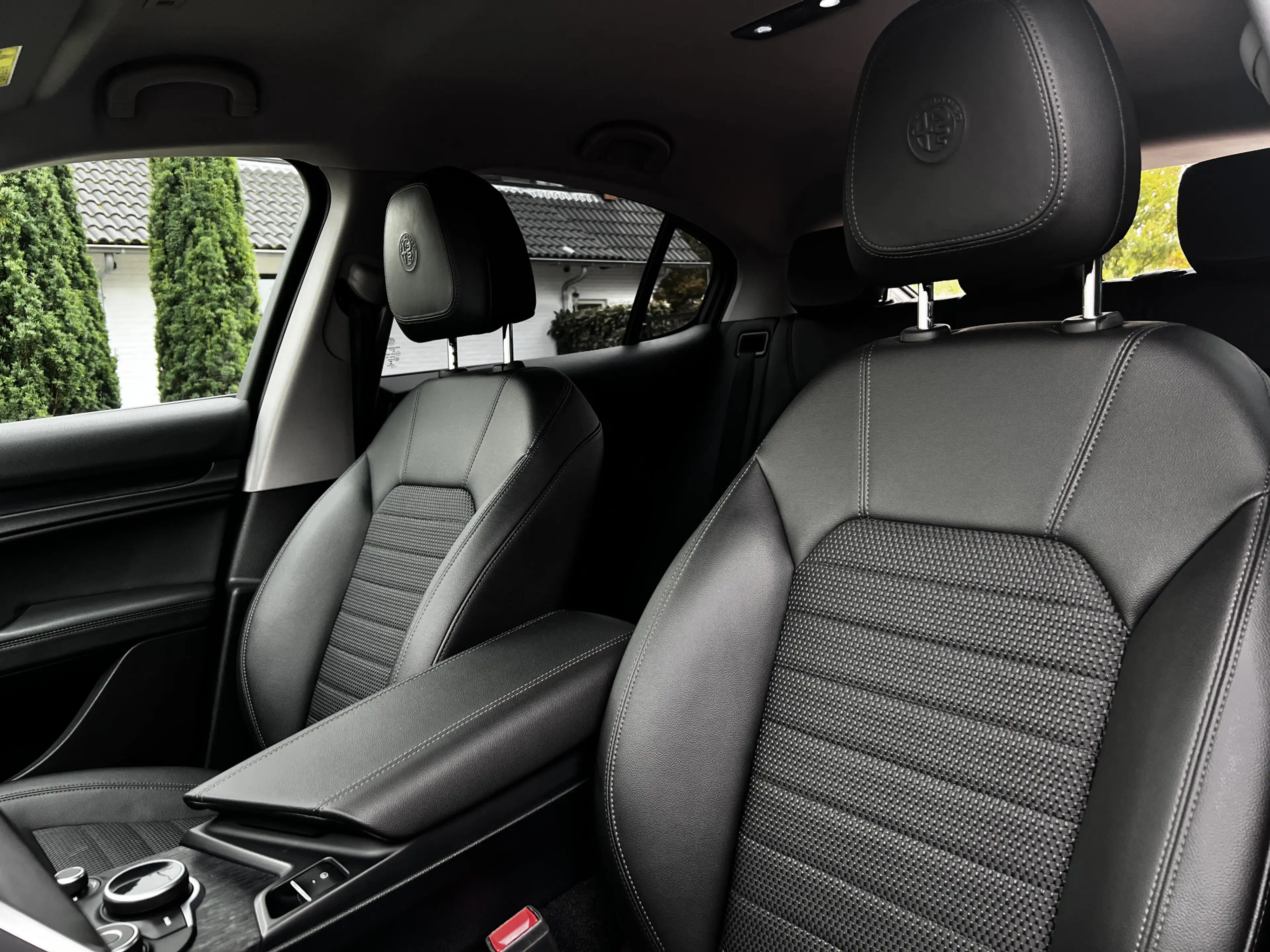 Alfa Romeo Stelvio 2.2d Customized Verde Visconti | Carplay | 20 inch — photo 21
