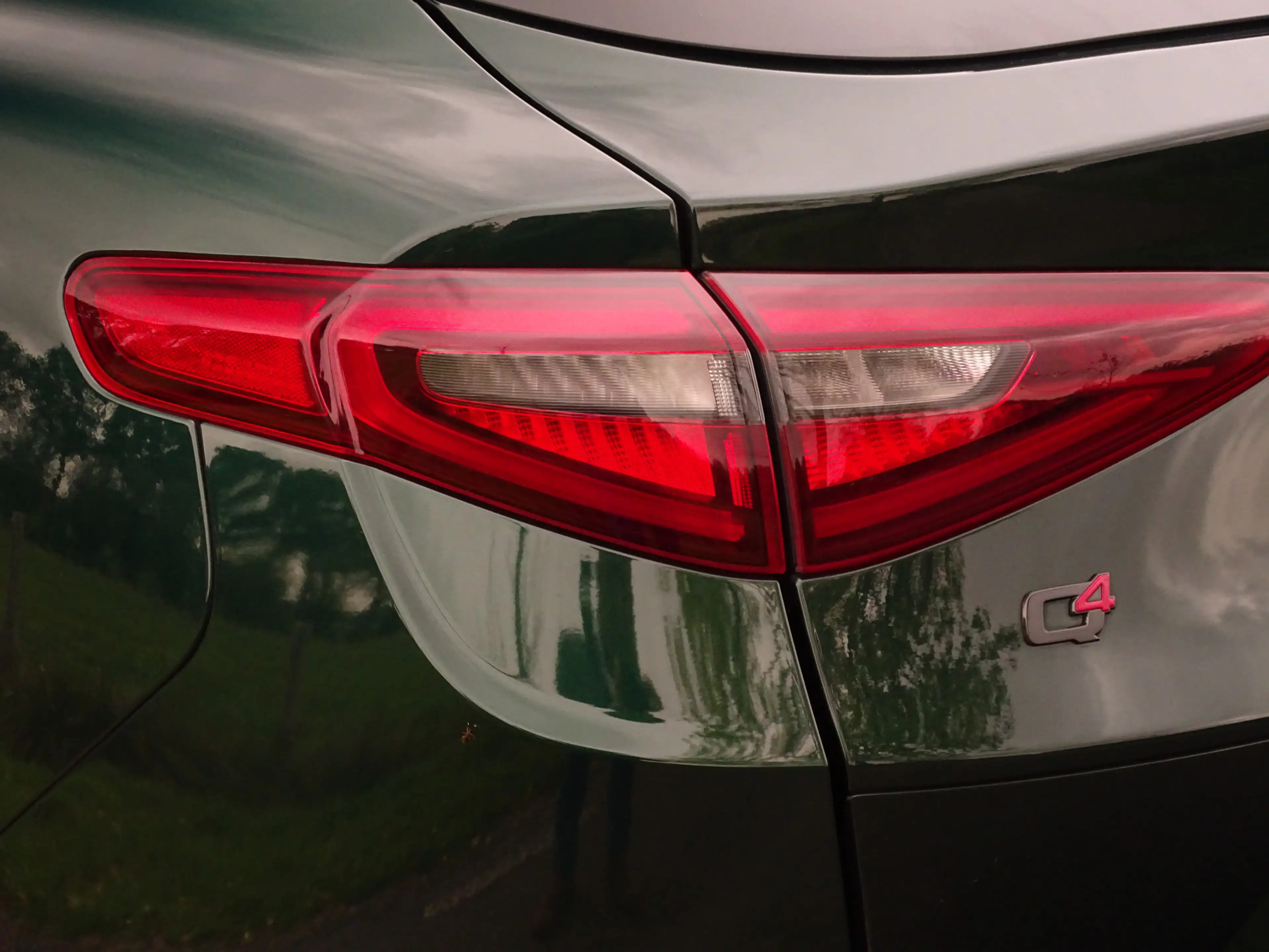 Alfa Romeo Stelvio 2.2d Customized Verde Visconti | Carplay | 20 inch — photo 11