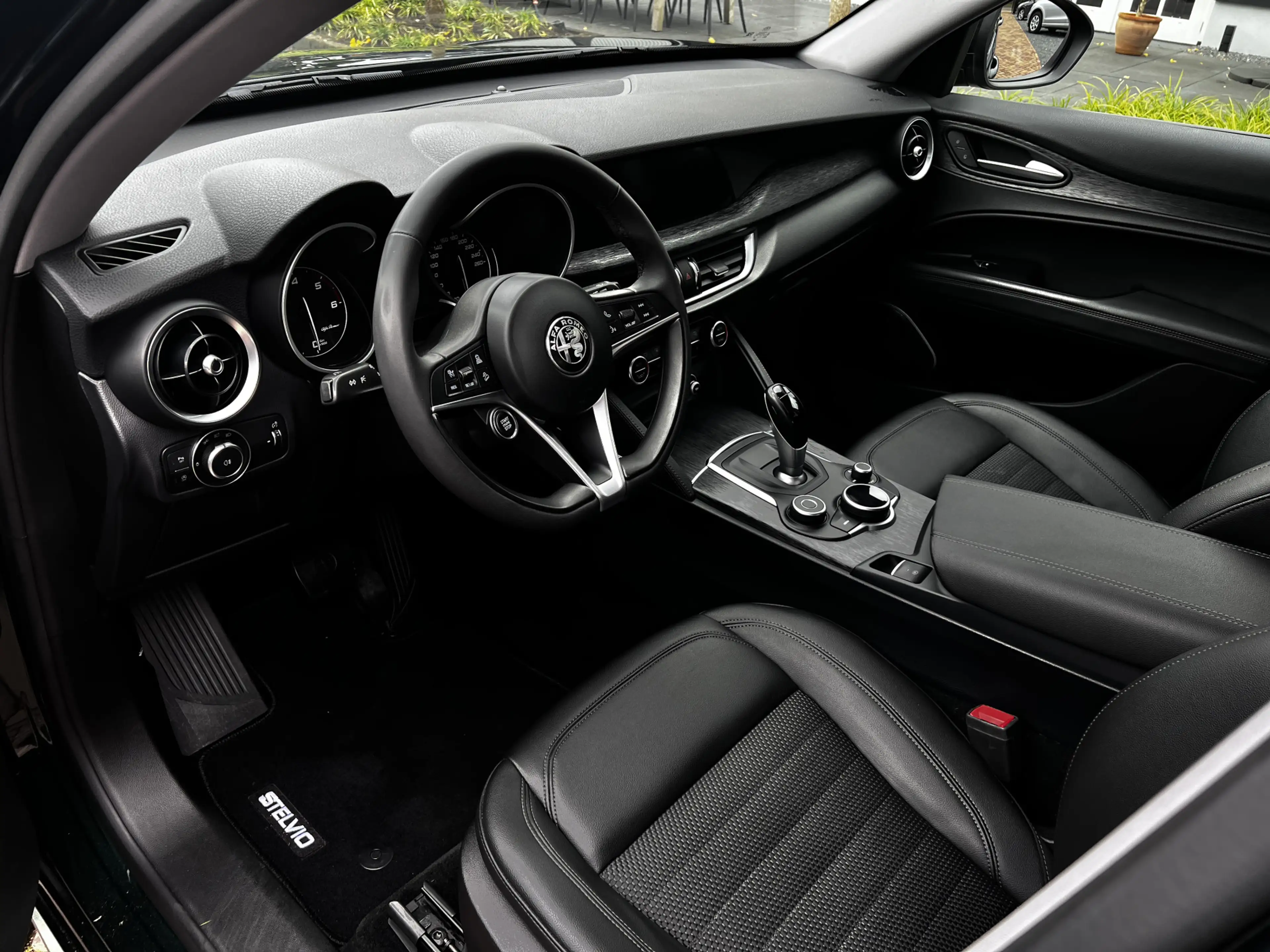 Alfa Romeo Stelvio 2.2d Customized Verde Visconti | Carplay | 20 inch — photo 7