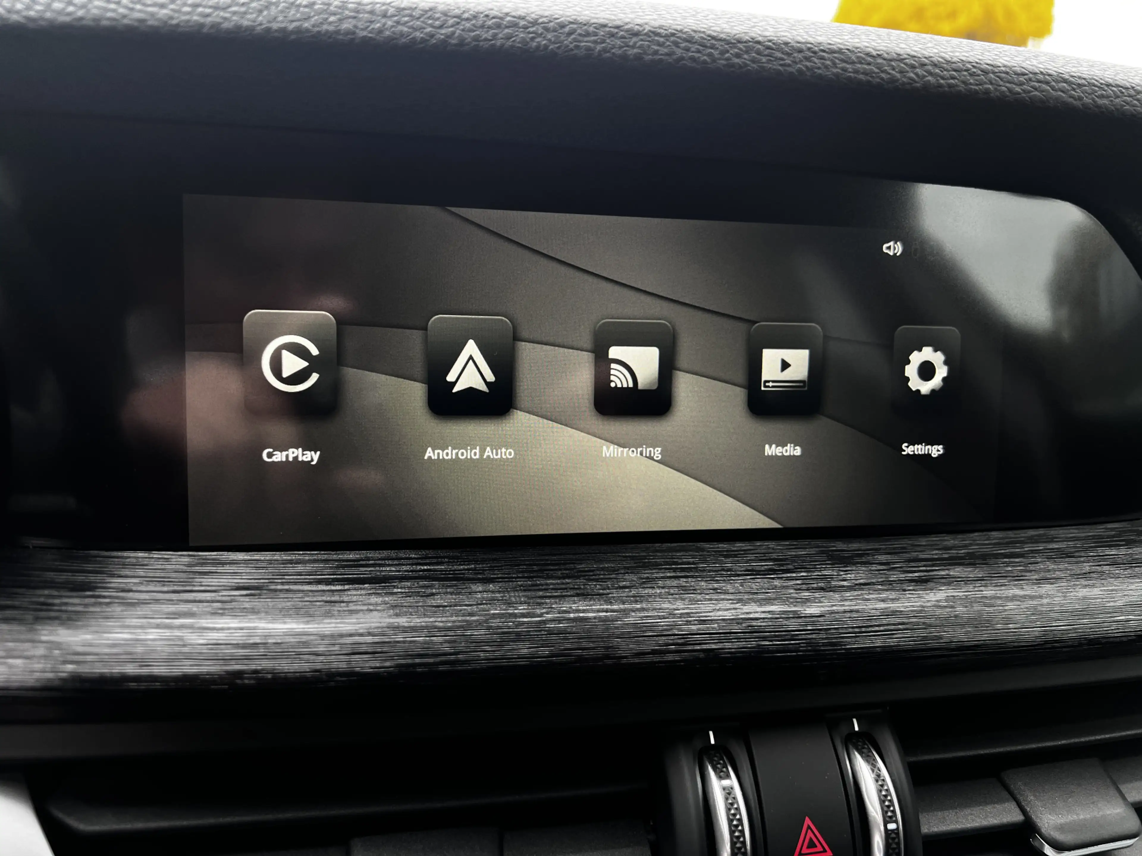 Alfa Romeo Stelvio 2.2d Customized Verde Visconti | Carplay | 20 inch — photo 24