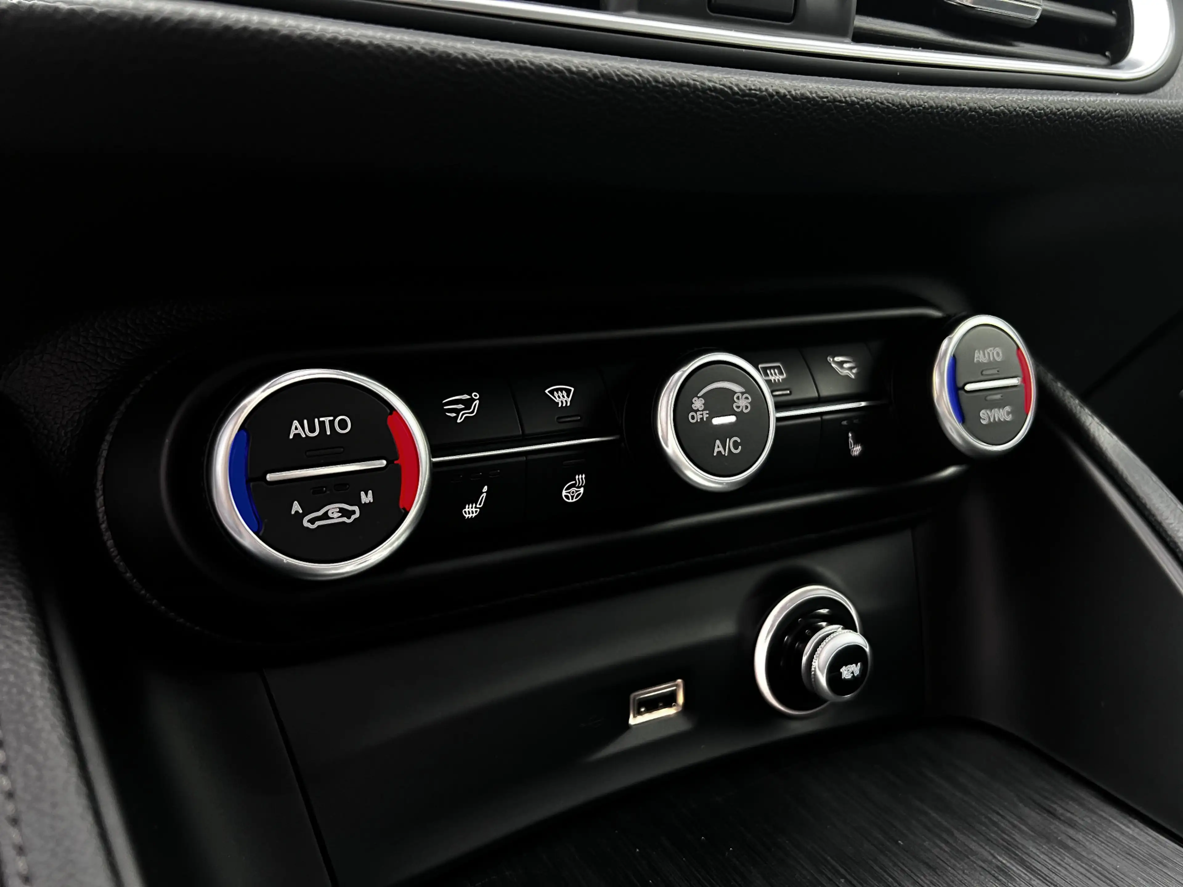 Alfa Romeo Stelvio 2.2d Customized Verde Visconti | Carplay | 20 inch — photo 26