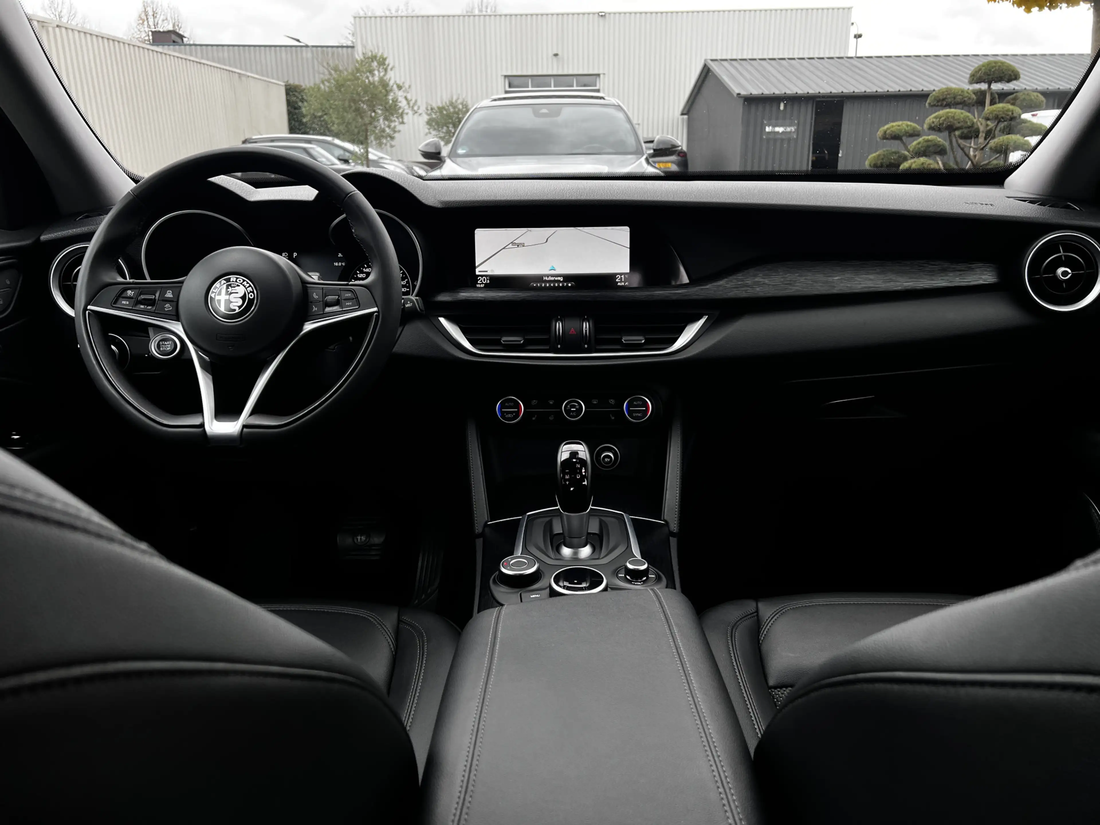 Alfa Romeo Stelvio 2.2d Customized Verde Visconti | Carplay | 20 inch — photo 30