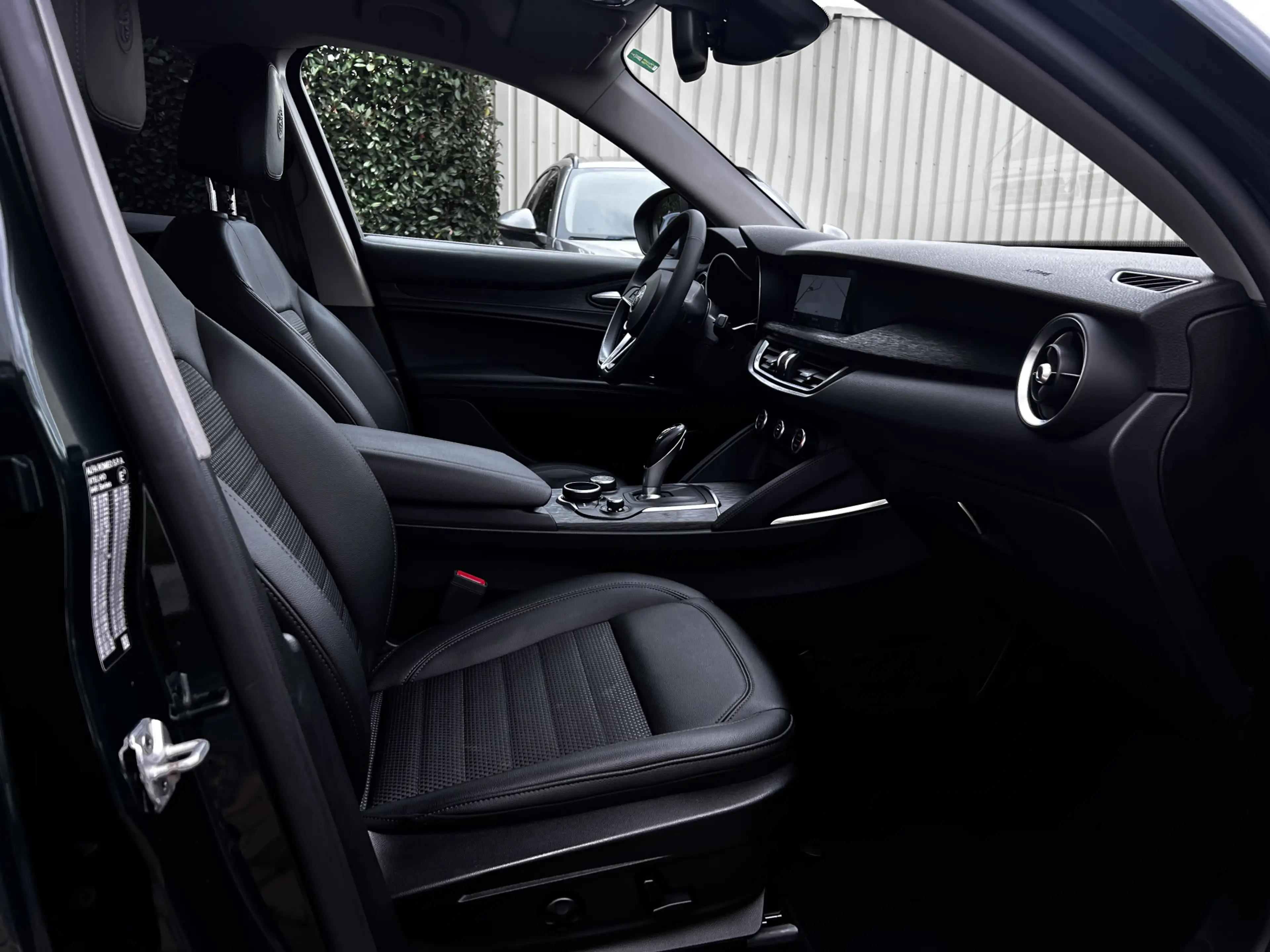 Alfa Romeo Stelvio 2.2d Customized Verde Visconti | Carplay | 20 inch — photo 28