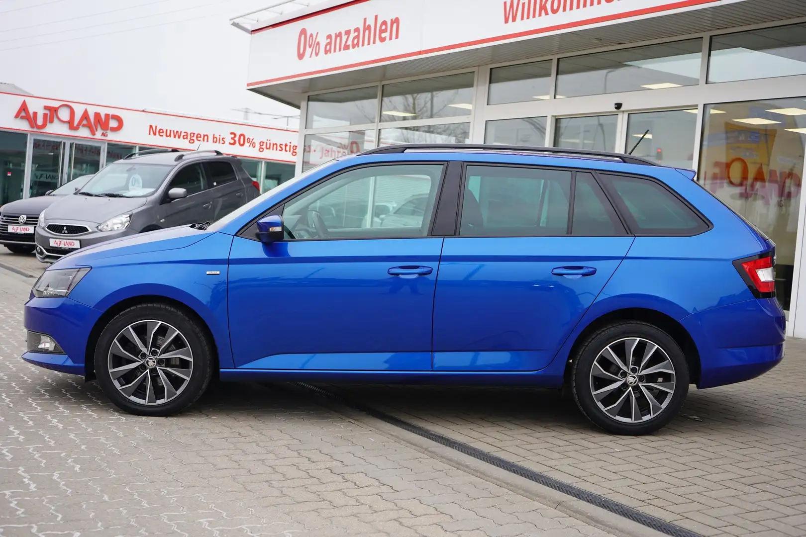 Skoda Fabia 1.0 Drive Tempomat Sitzheizung PDC Klima Bleu - 2