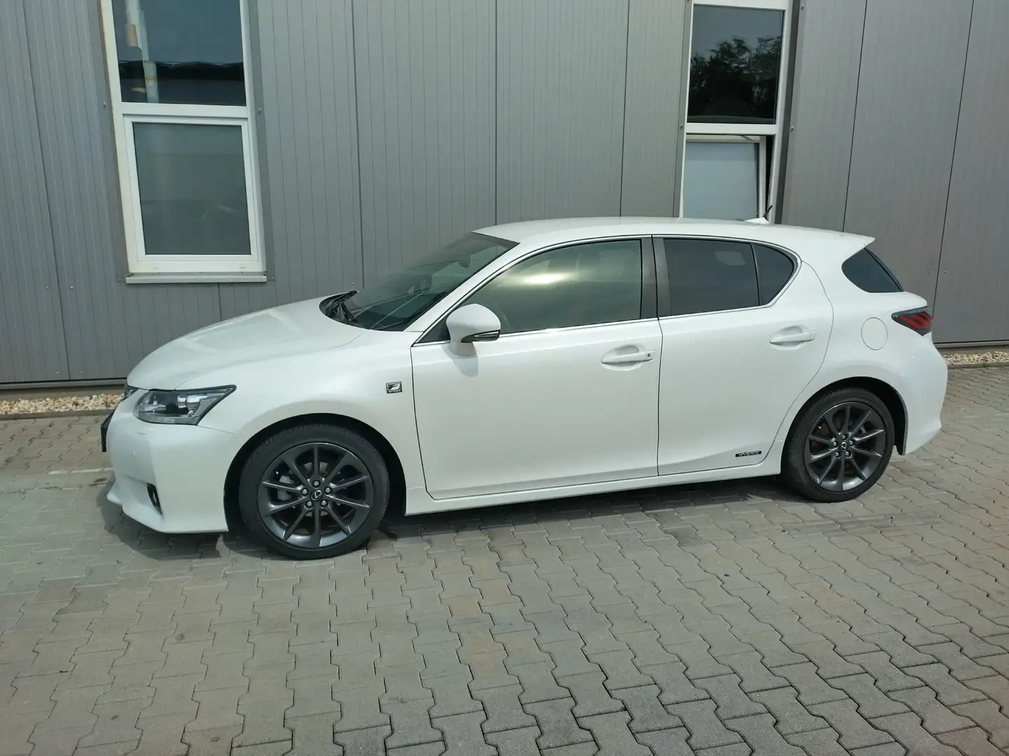 Lexus CT 200h F-Sport, LED, PDC, Kamera, Tempomat Sitzheiz. Blanc - 2