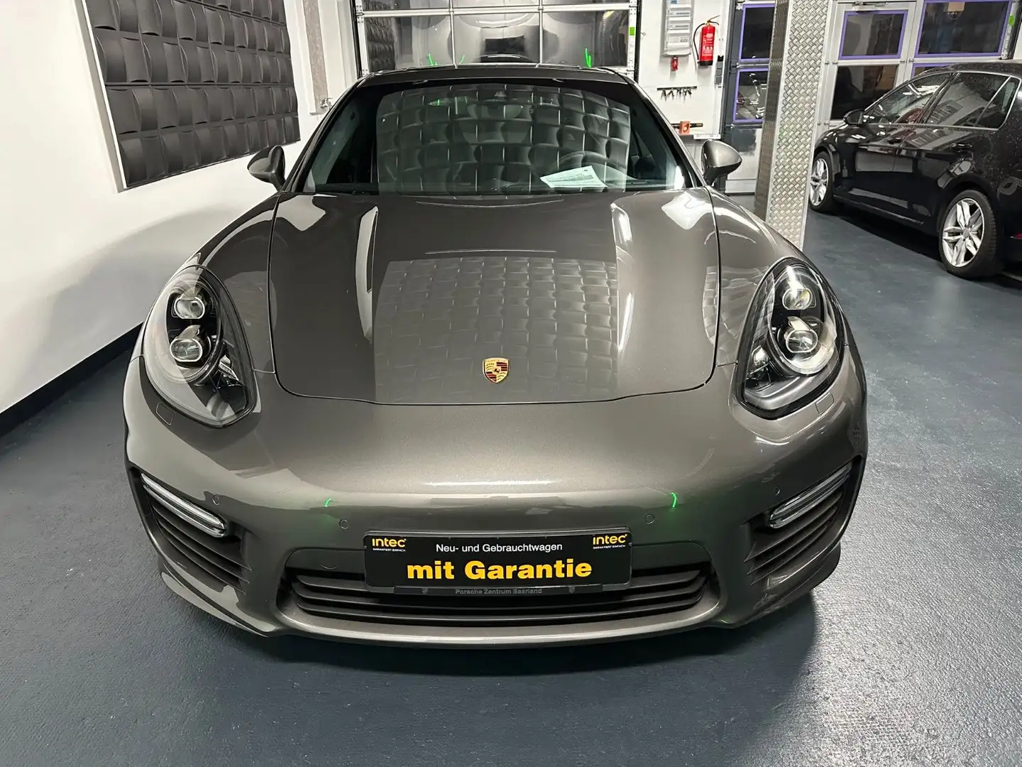 Porsche Panamera GTS Approved Garantie 12/24 Grau - 1