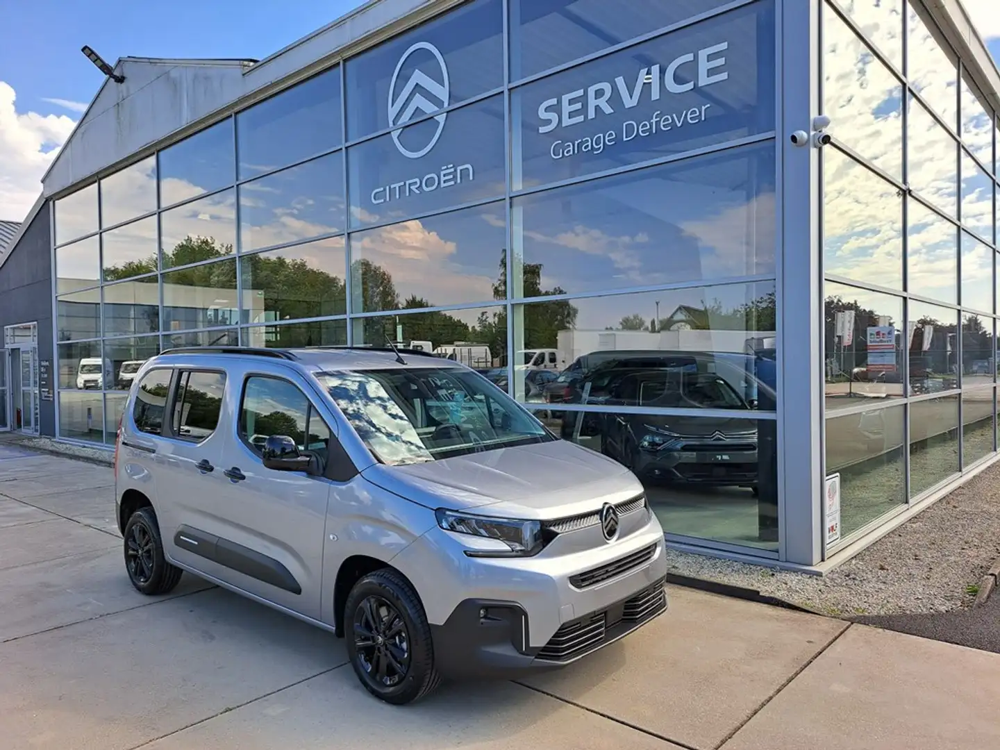 Citroen Berlingo 1.5 BLUEHDI 130 EAT8 PLUS MPV Silber - 2